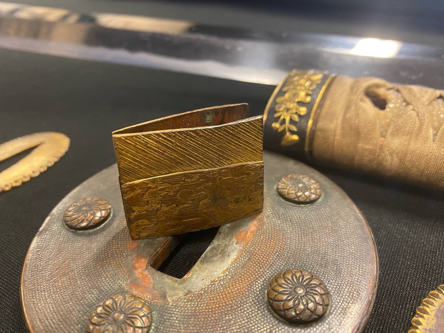 Antique Nihonto - Katana in Koshirae, Late Muromachi (400-500 years old) - NBTHK Hozon Attributed to Kaifu