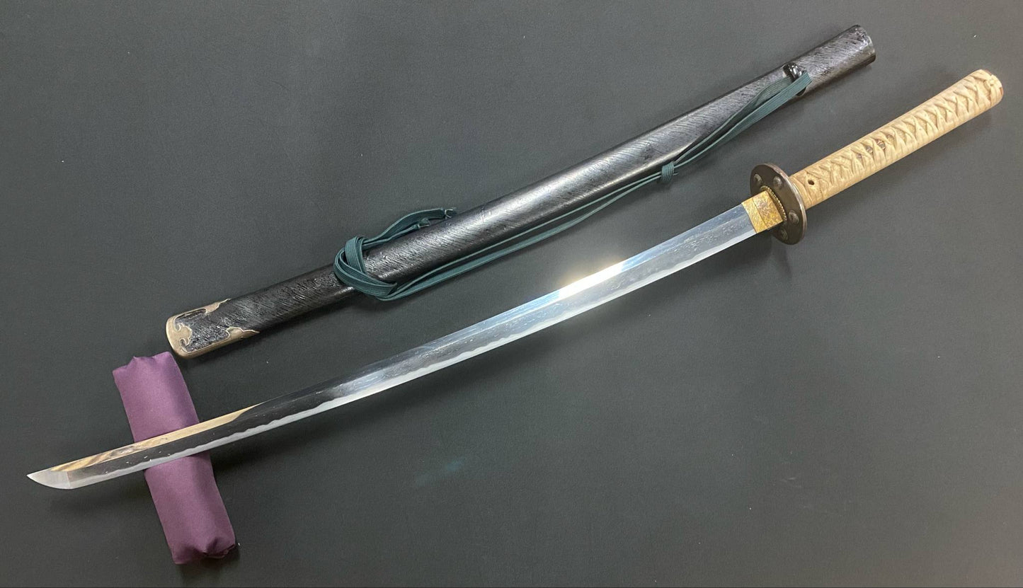 Antique Nihonto - Katana in Koshirae, Late Muromachi (400-500 years old) - NBTHK Hozon Attributed to Kaifu
