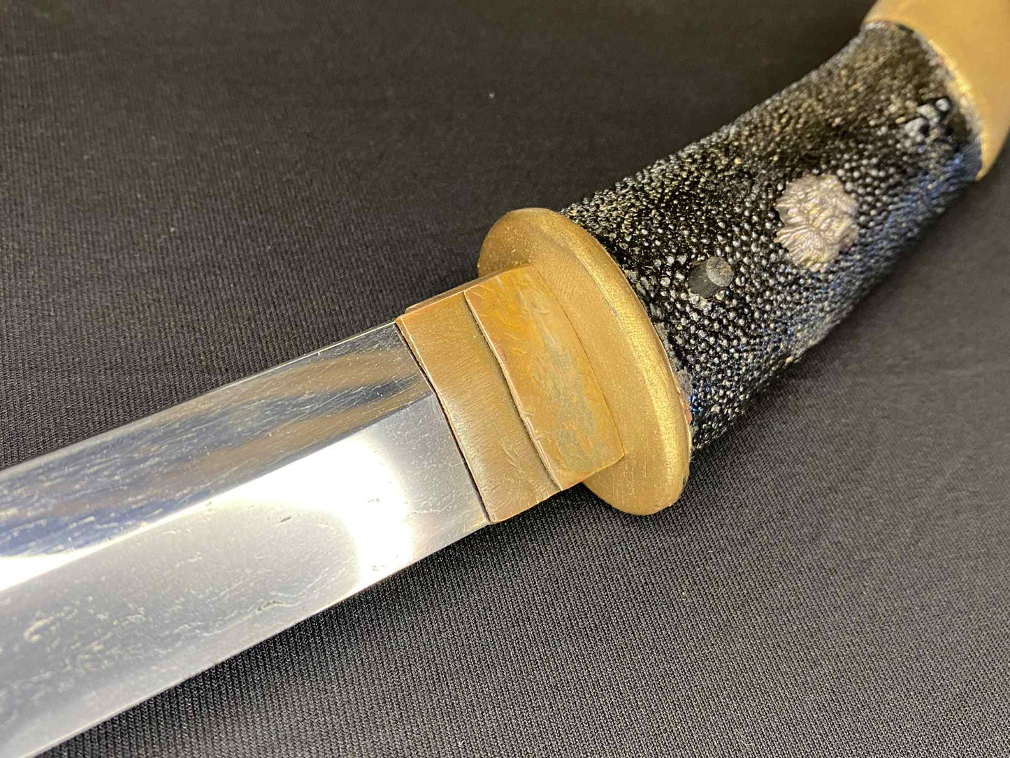 Antique Nihonto - Naginata Naoshi Wakizash in Koshirae (Early Edo) - signed Shimosaka Saku (unverified)
