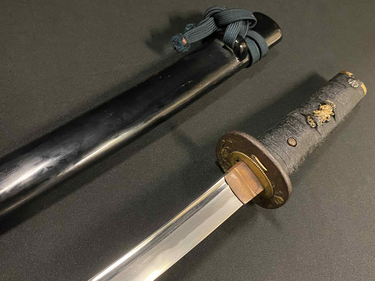 POSSIBLE BATTLE DAMAGED Antique Nihonto - Wakizashi in koshirae - Early Edo (300-400 years old)
