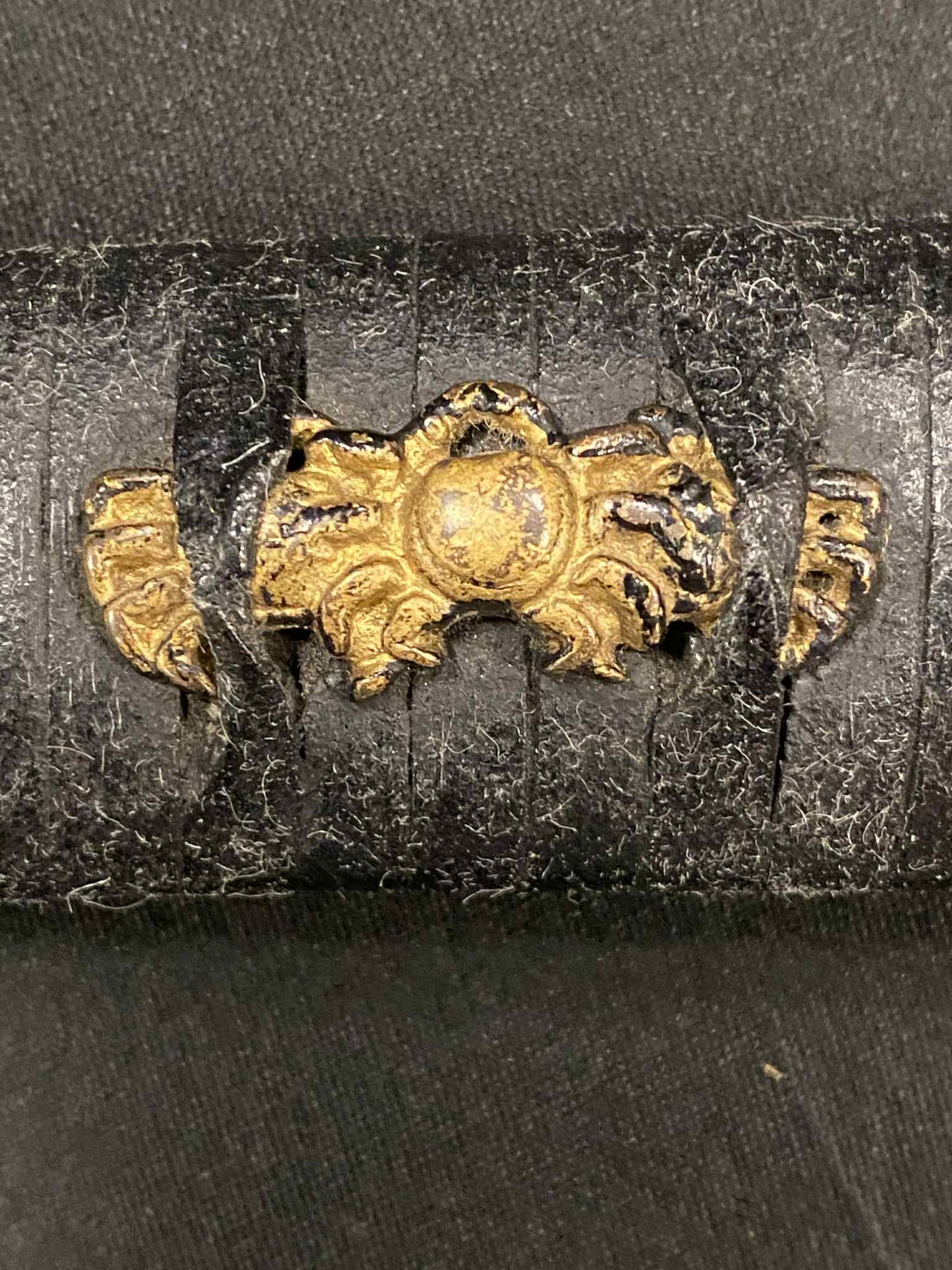 POSSIBLE BATTLE DAMAGED Antique Nihonto - Wakizashi in koshirae - Early Edo (300-400 years old)
