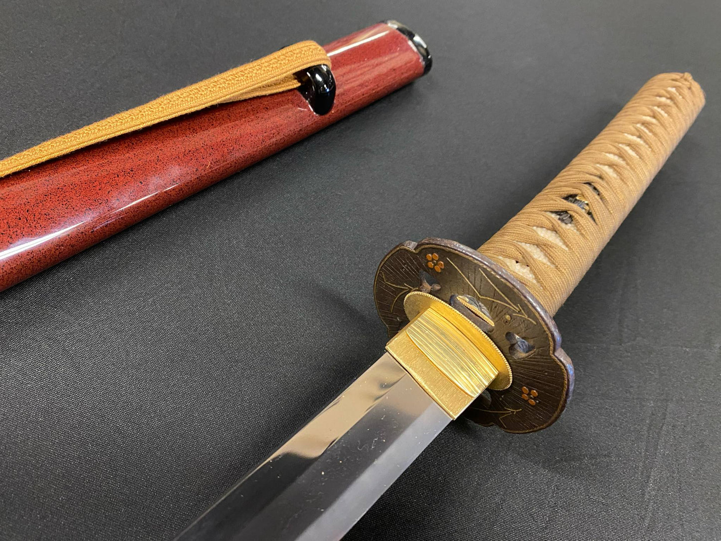 Antique Nihonto - Katana with Koshirae, Late Muromachi (400-500 years old) - NBTHK Hozon Attributed to Kanetane