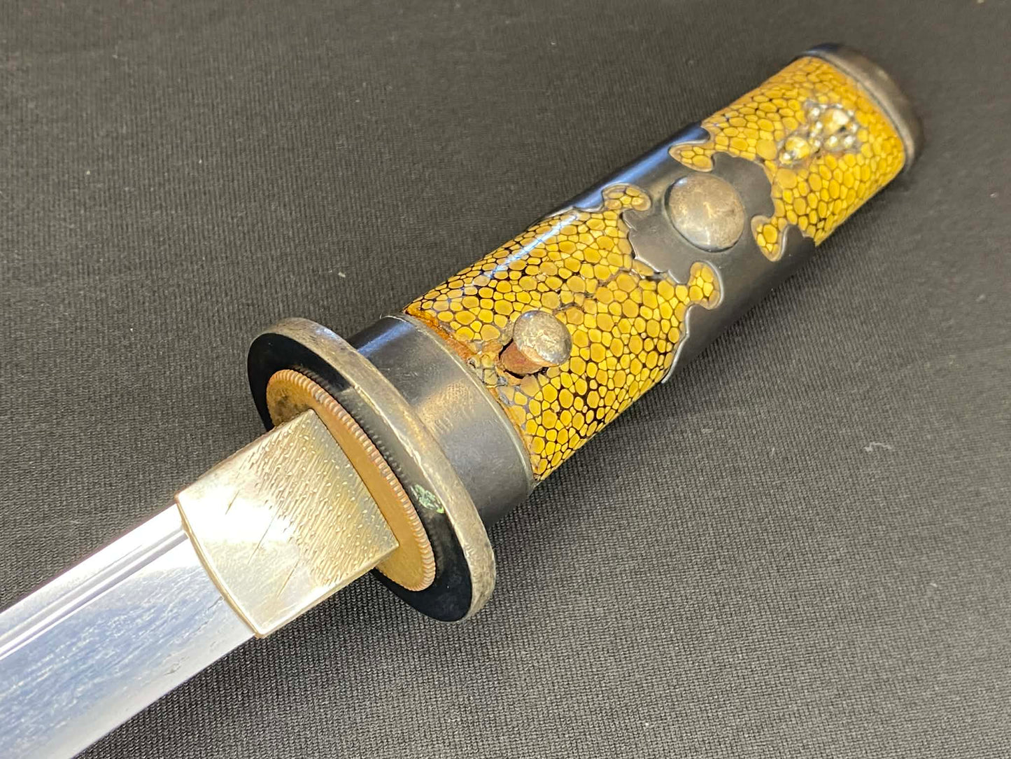 Antique Nihonto - Kikuchi Yari Tanto in Hamidashi Koshirae - Late Muromachi Period