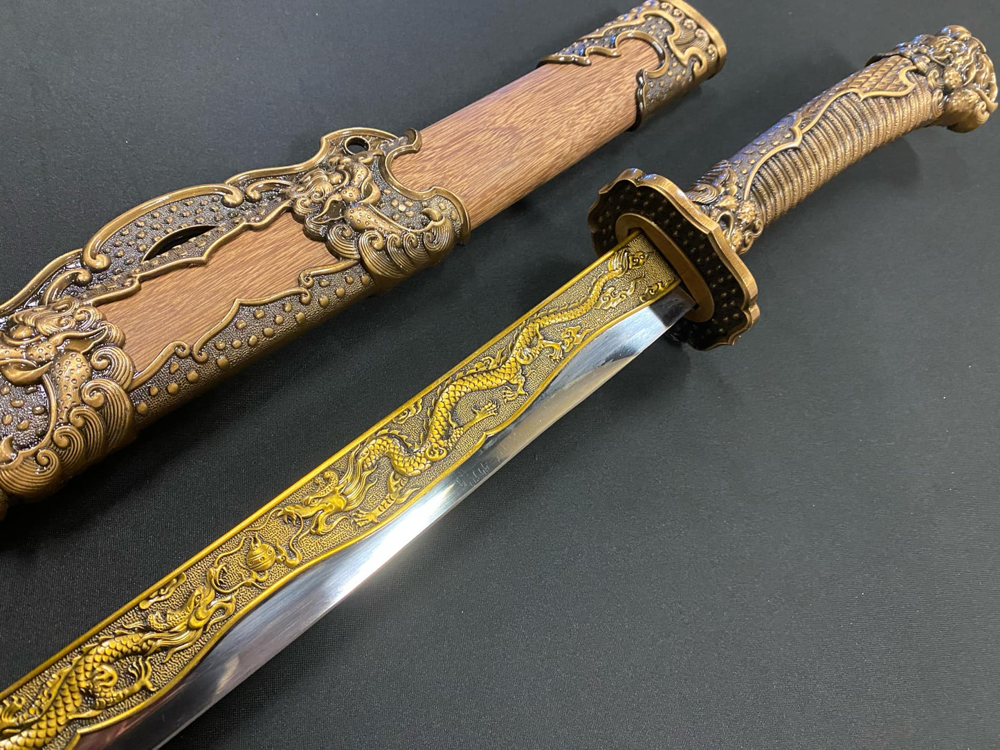 Phoenix Armory Dao - Gold Yanling- 65Mn