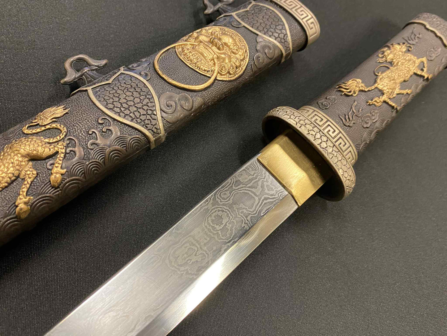 Tang Dagger - Gold Kirin - Damascus