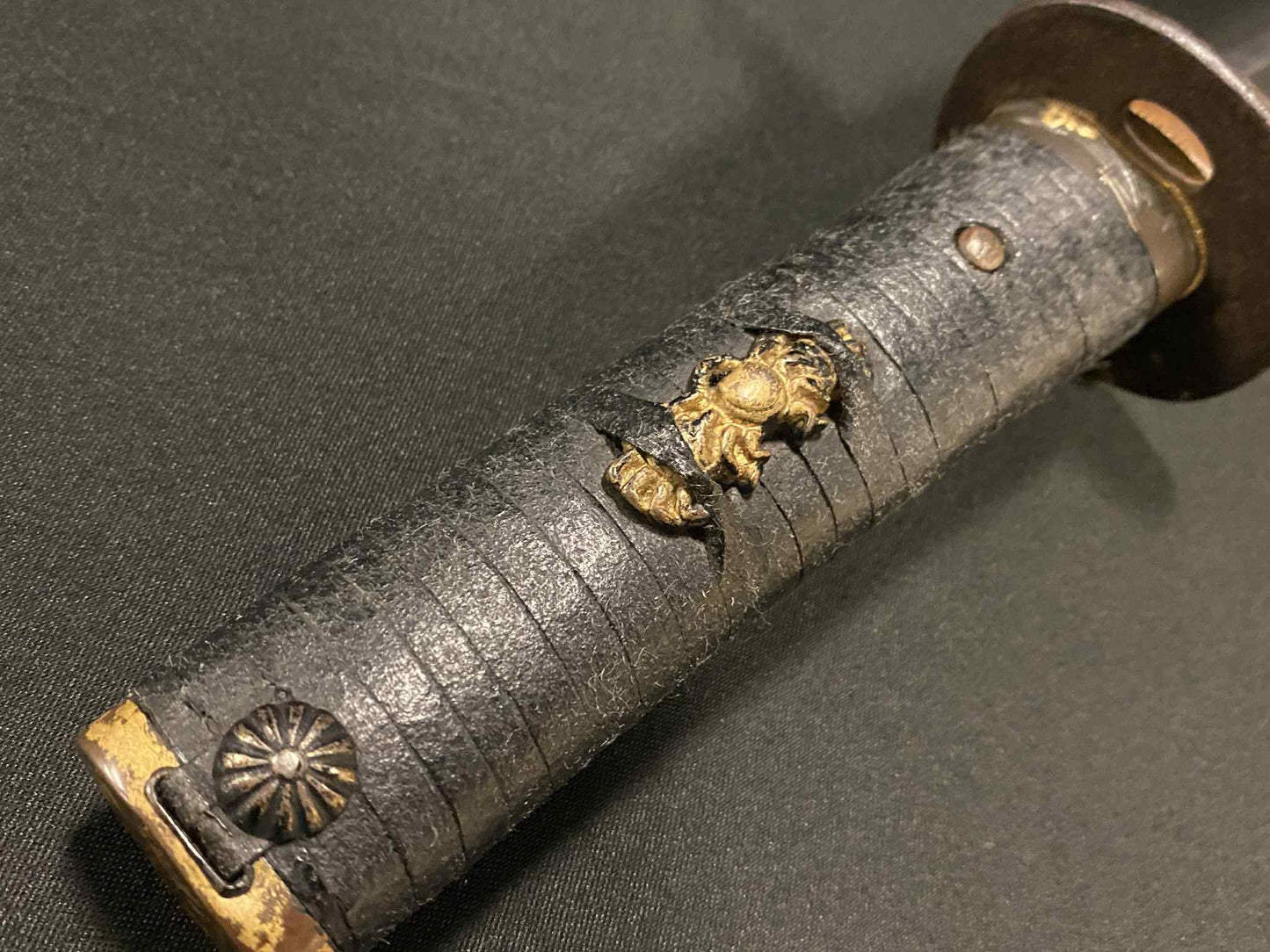 POSSIBLE BATTLE DAMAGED Antique Nihonto - Wakizashi in koshirae - Early Edo (300-400 years old)