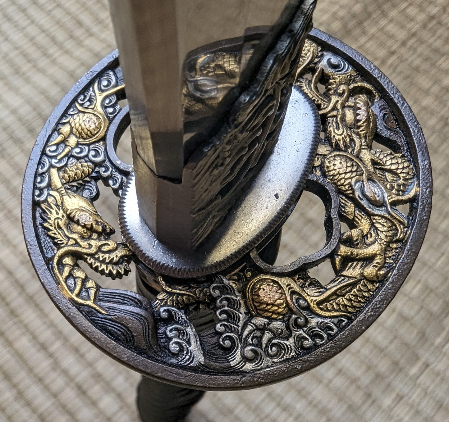 Katana - Arching Dragons - very deep sori, T10 Clay Tempered, Brass Fittings