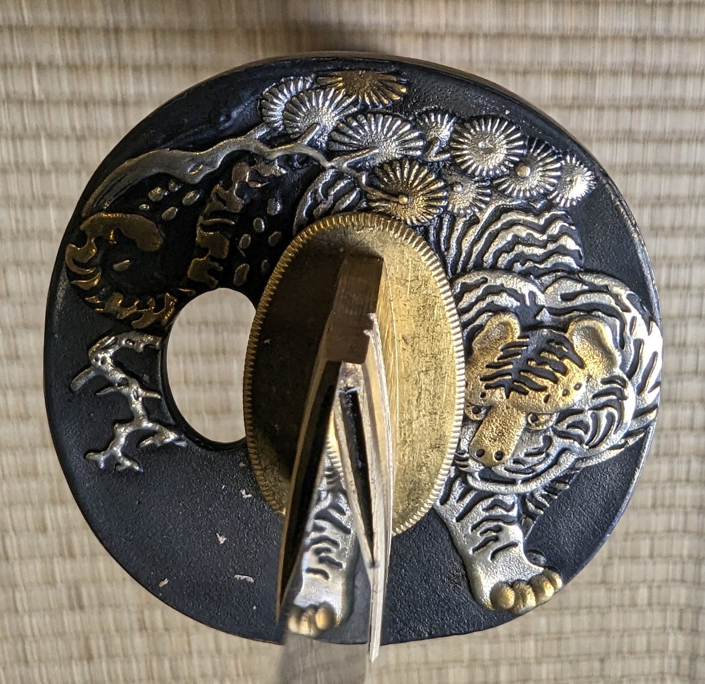 Katana - Blood Tiger - Deep Curve, Folded Steel, Clay Tempered, Brass Fittings