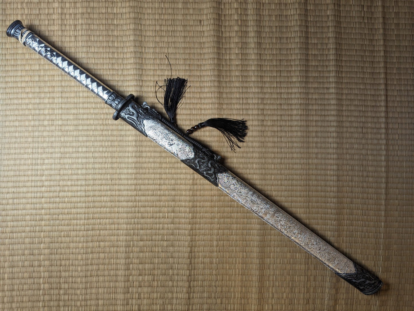 Dao - Silver and Grey Dragon - Blue Manganese Steel, Tang Dynasty Style