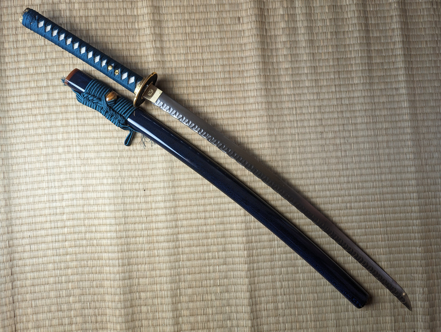 Phoenix Arms Katana - Hammered Lattice - Damascus Hammer Spine