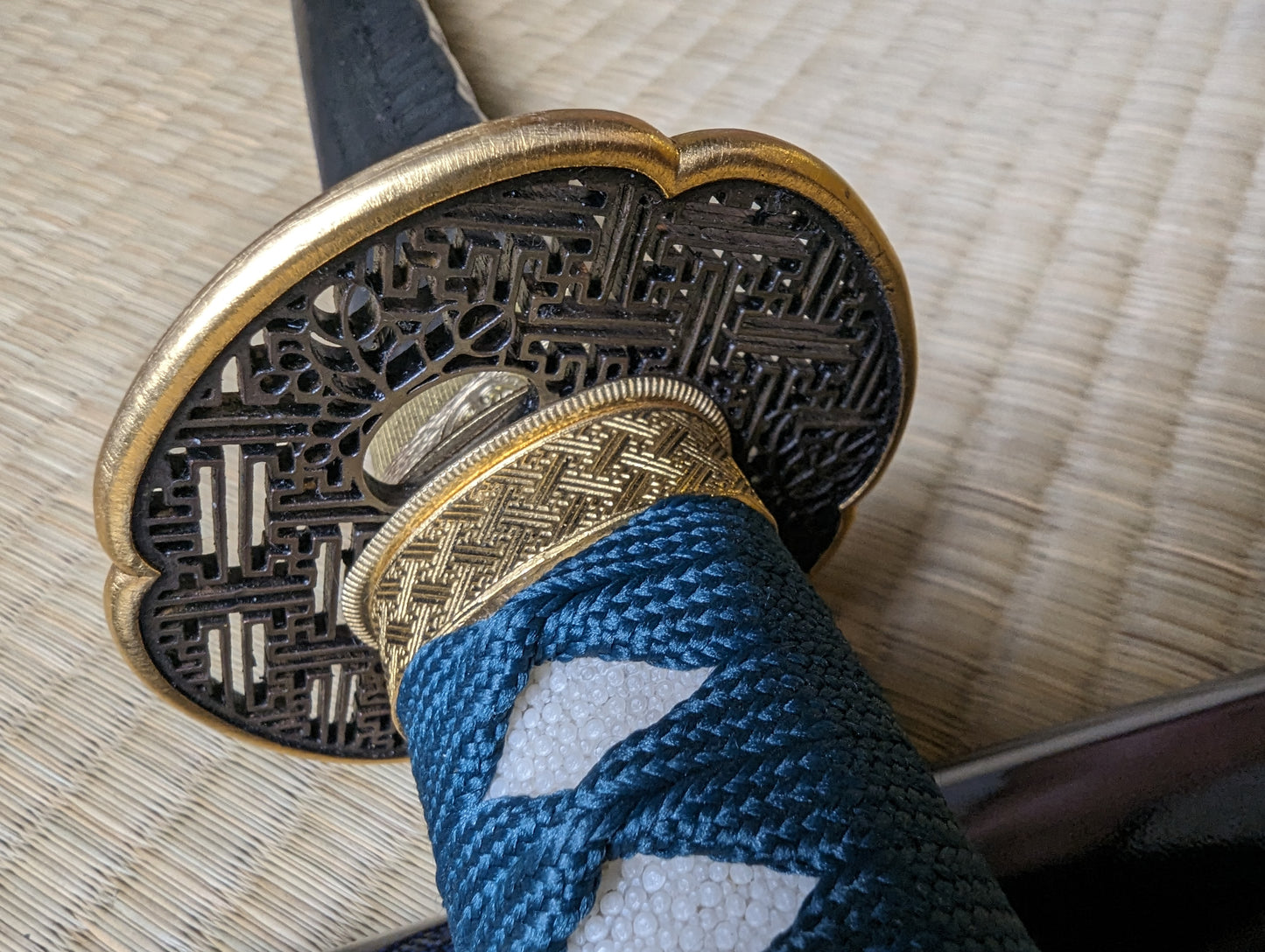Phoenix Arms Katana - Hammered Lattice - Damascus Hammer Spine