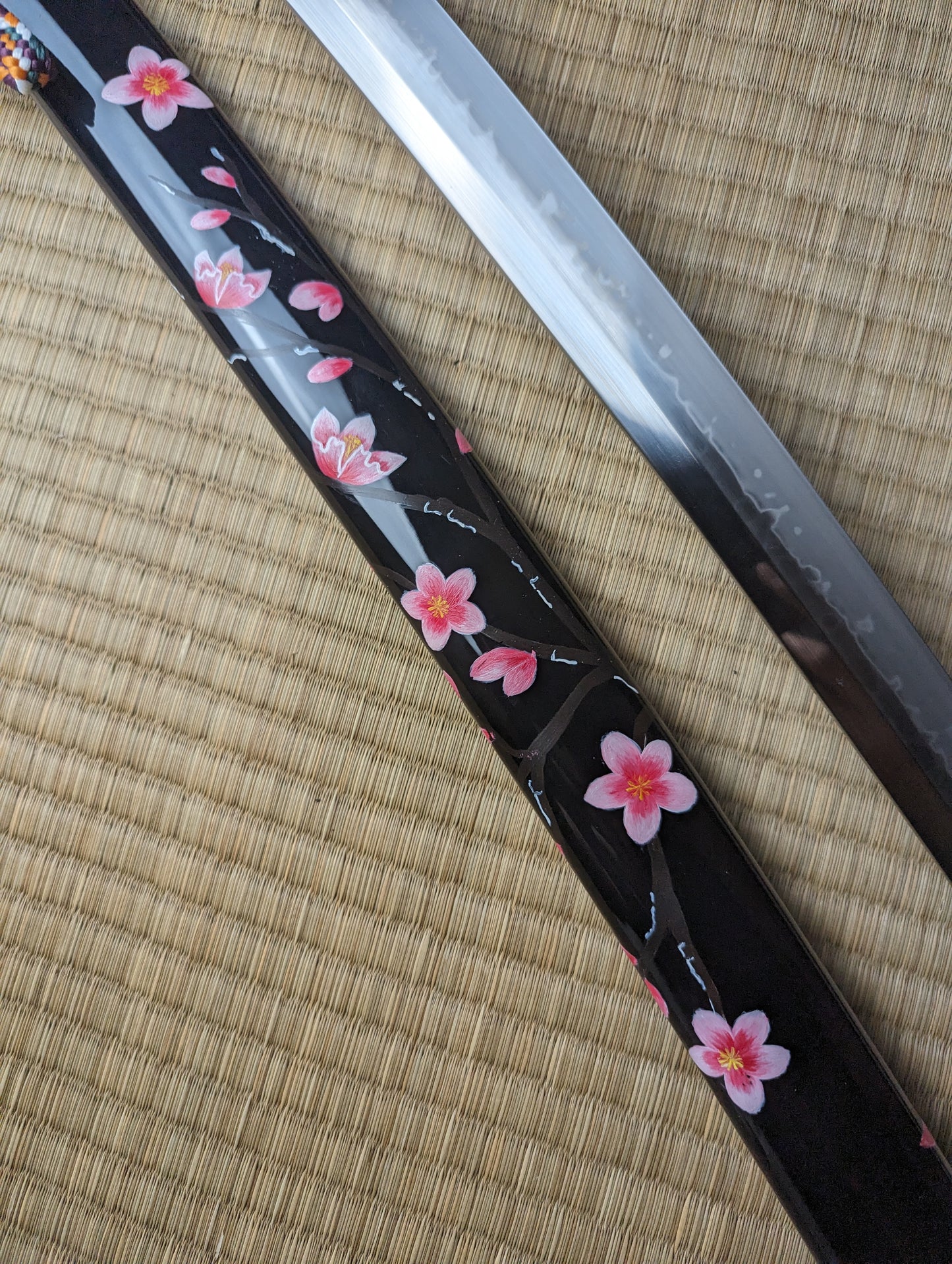 Phoenix Arms Floating Blossoms Katana - T10, clay tempered, 3-shade poliah