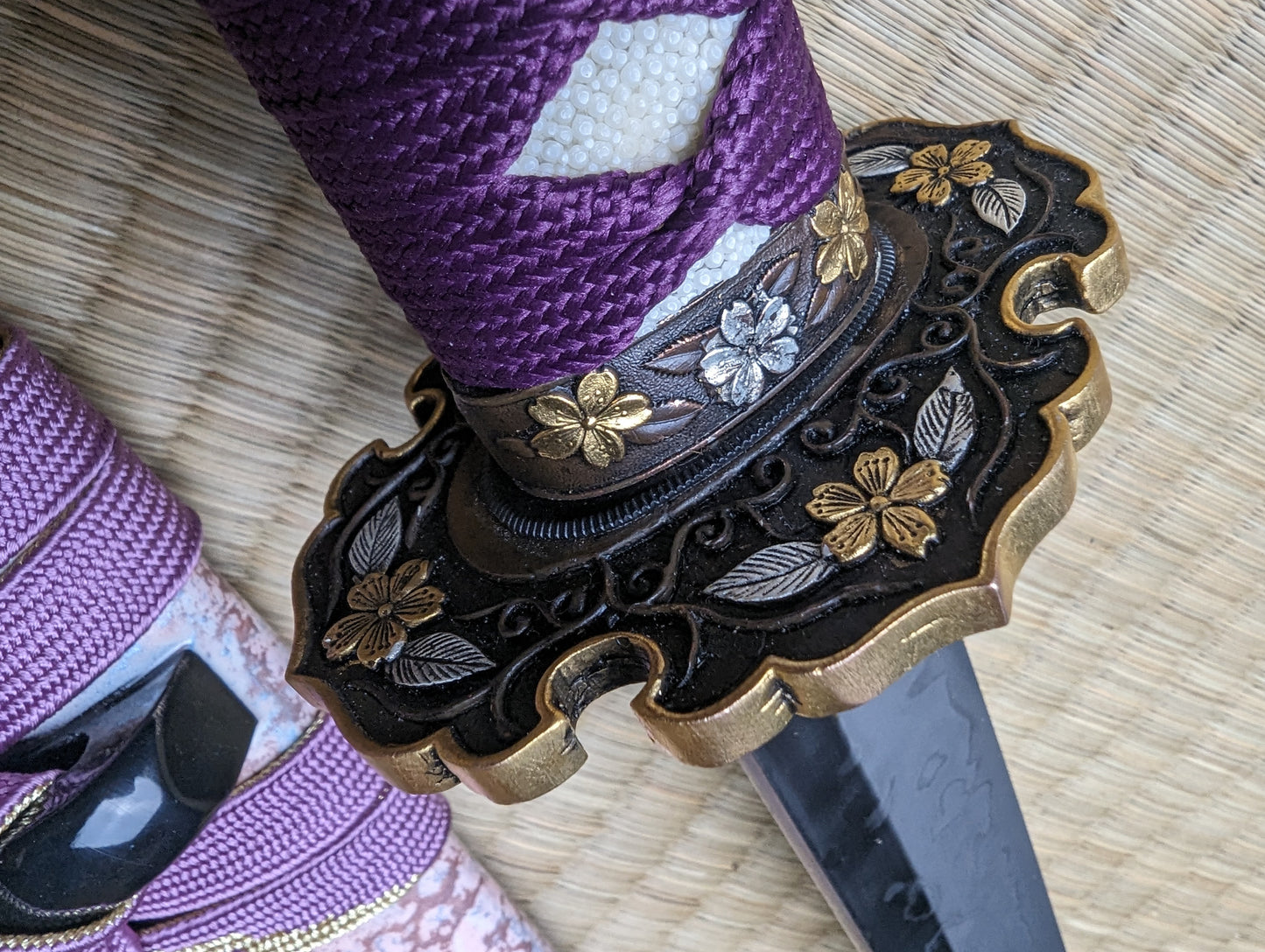 Katana- sakura burst, T10, hitatsura Hamon, 3-color Polish