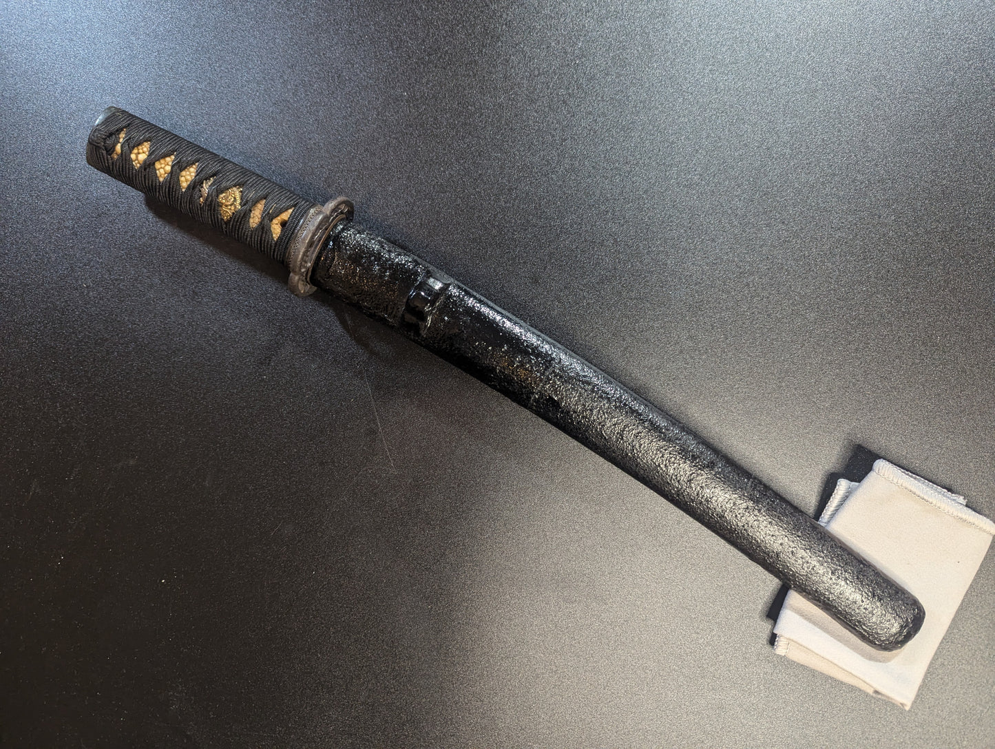 Antique Nihonto - Edo period okissaki sunnobi tanto - signed Hizen Ju Tadayoshi (unverified)