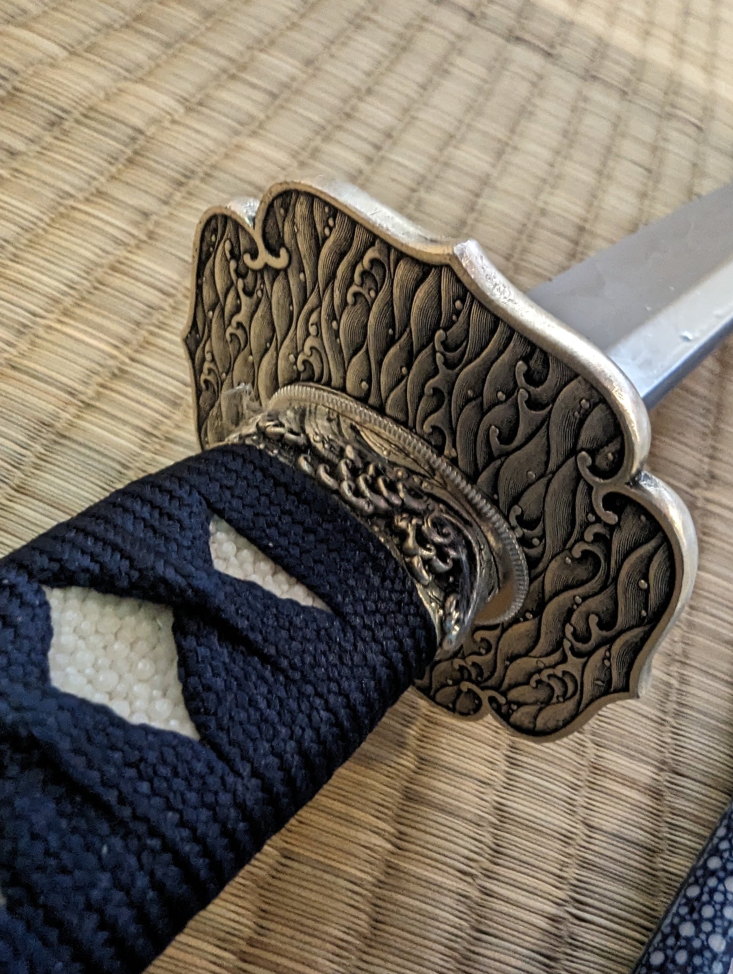 Katana - Azure Tsunami - T10 Steel, tsunami hamon