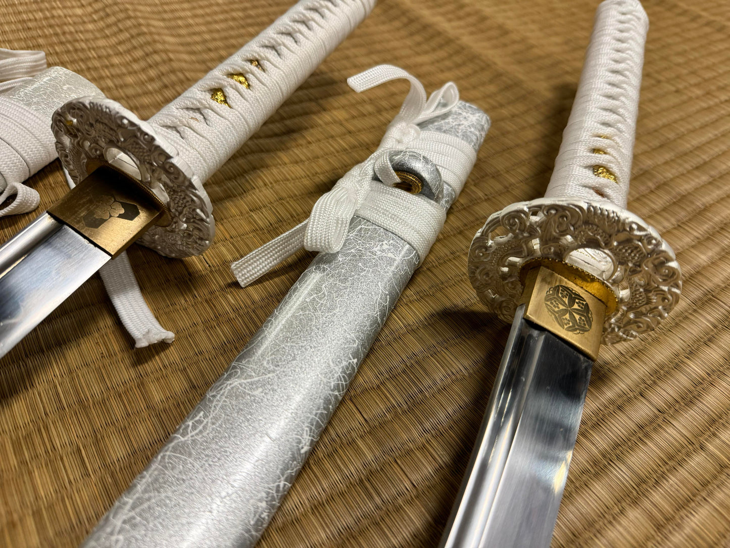 MADE TO ORDER 2-Sword Set - Snow Dragons - T10 clay tempered hamom