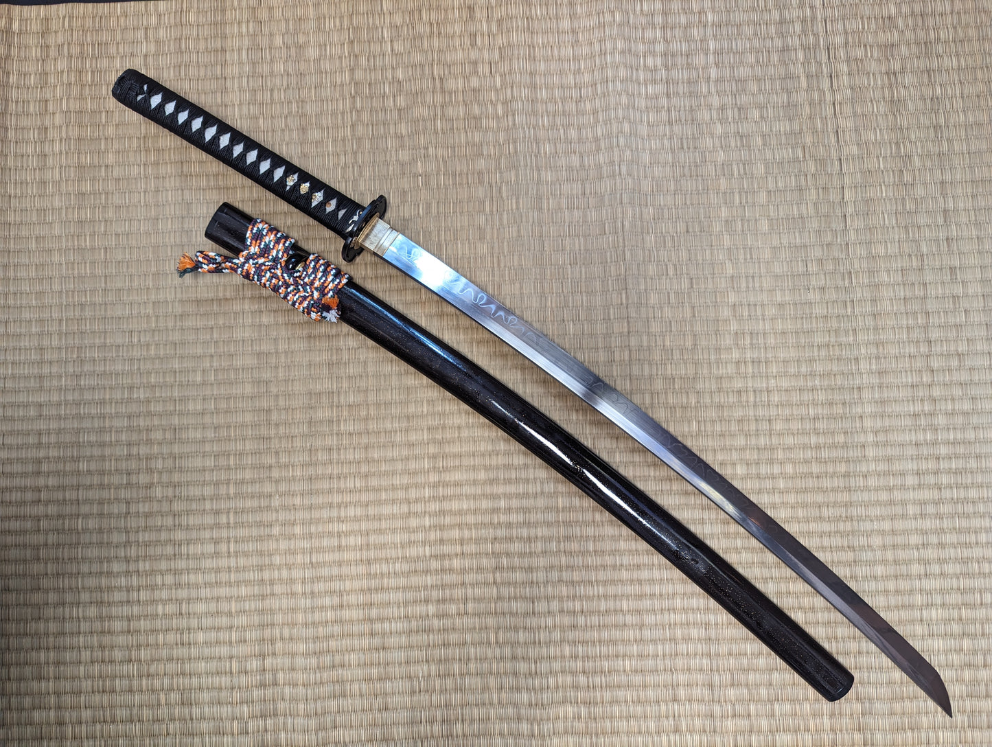 OVERSTOCK Moritaka Katana - Crimson Chrysanthemum- L6 clay tempered