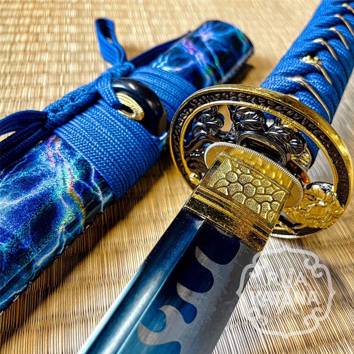 Katana, 1060 Steel, Blue Blade, Golden Lion Theme