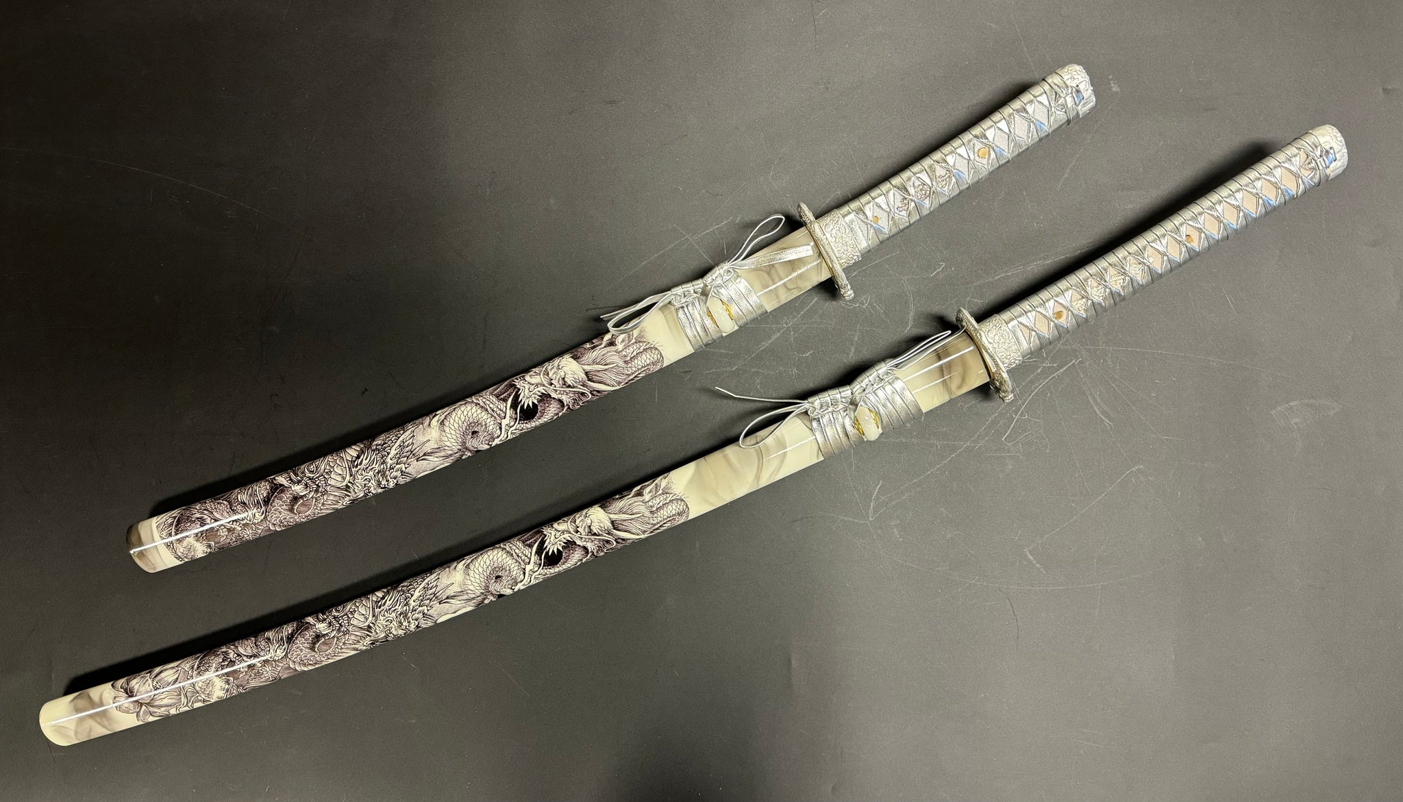Dragonspring Katana Wakizashi Daisho - Silver Dragon - T10 Steel Clay Tempered