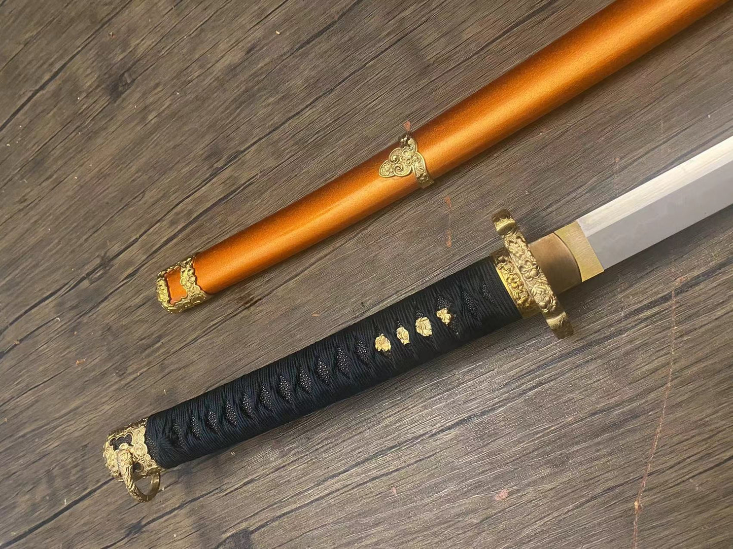 Cloudhammer Silk Itomaki Tachi - Forest Gold - 32" nagasa, sx105v Choji Hamon