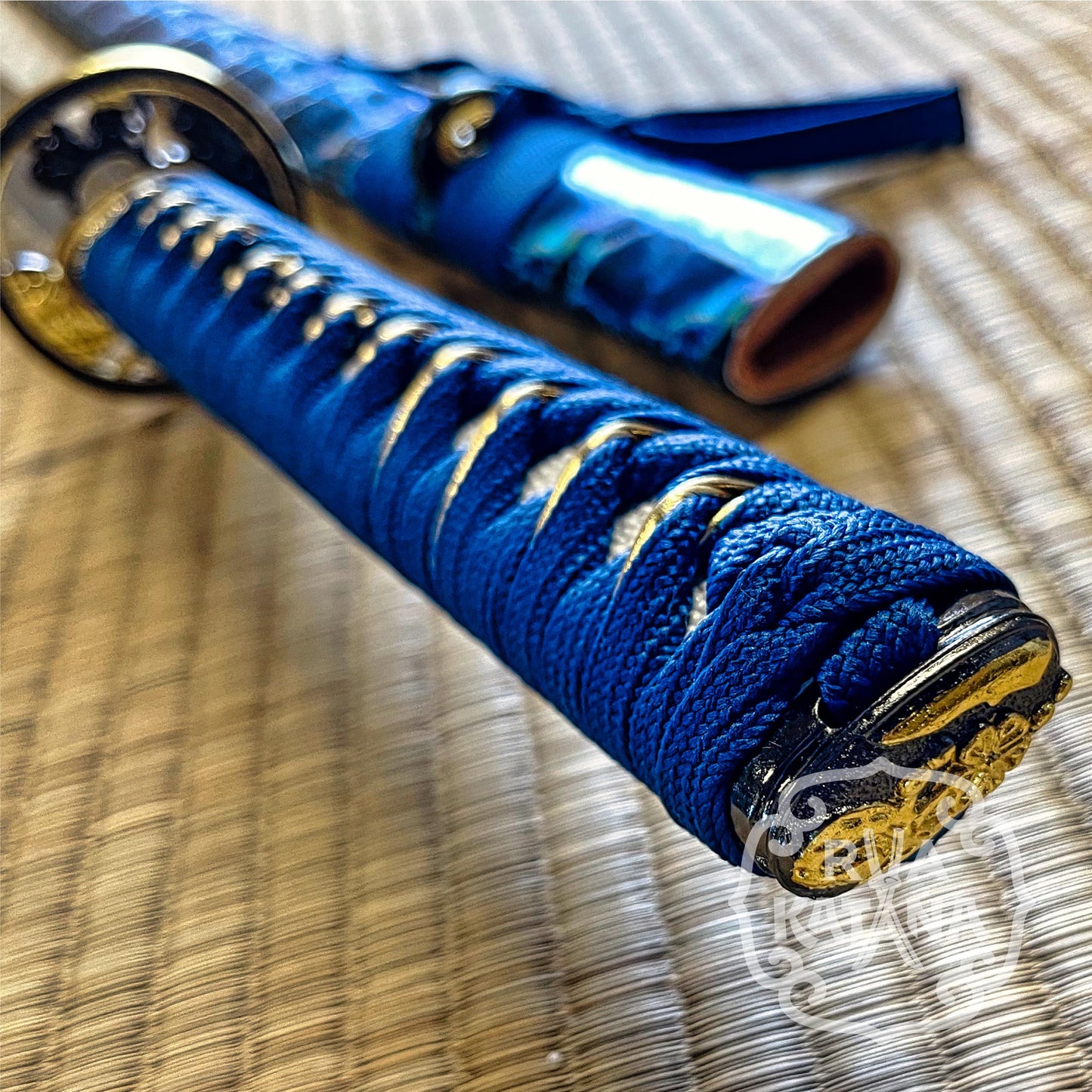 Katana, 1060 Steel, Blue Blade, Golden Lion Theme