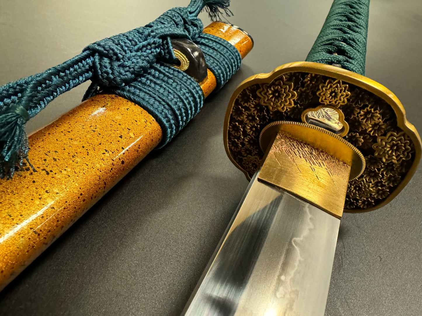 Dragonspring Katana - Golden Blooms - T10 Clay Tempered Choji Hamon