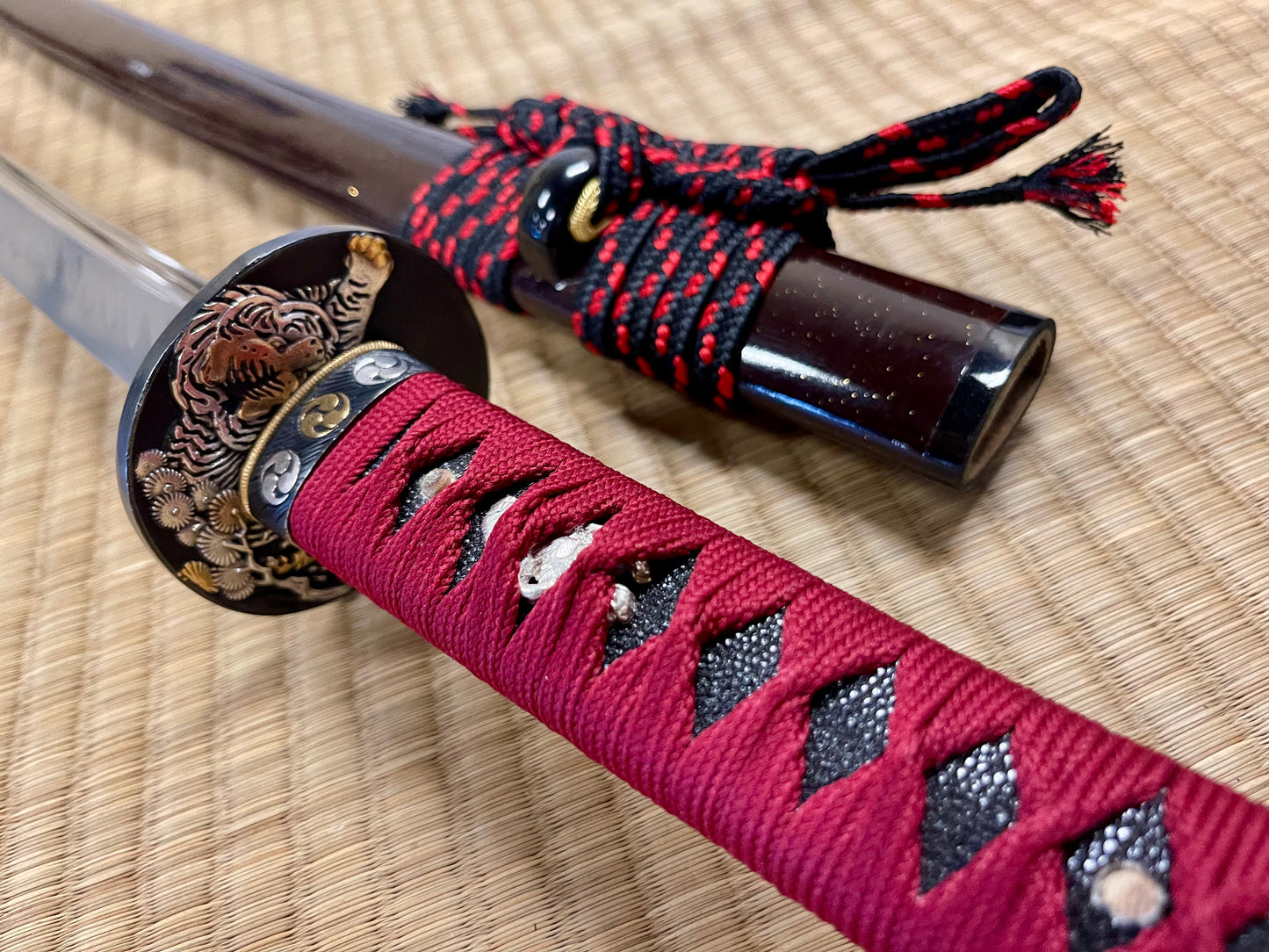 Moritaka Razor Elite Katana - Stalking Tiger -T10 Clay-Tempered Saka Midare Hamon