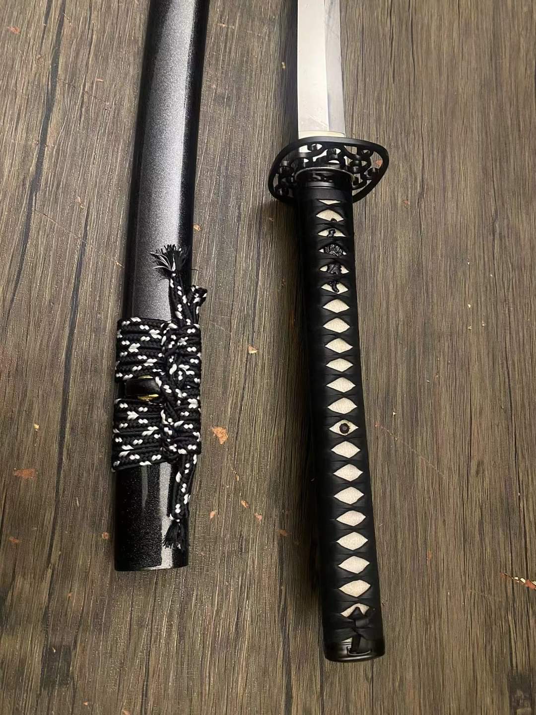 Cloudhammer Kinnoto Katana - Black Lattice - S5 Shock Steel