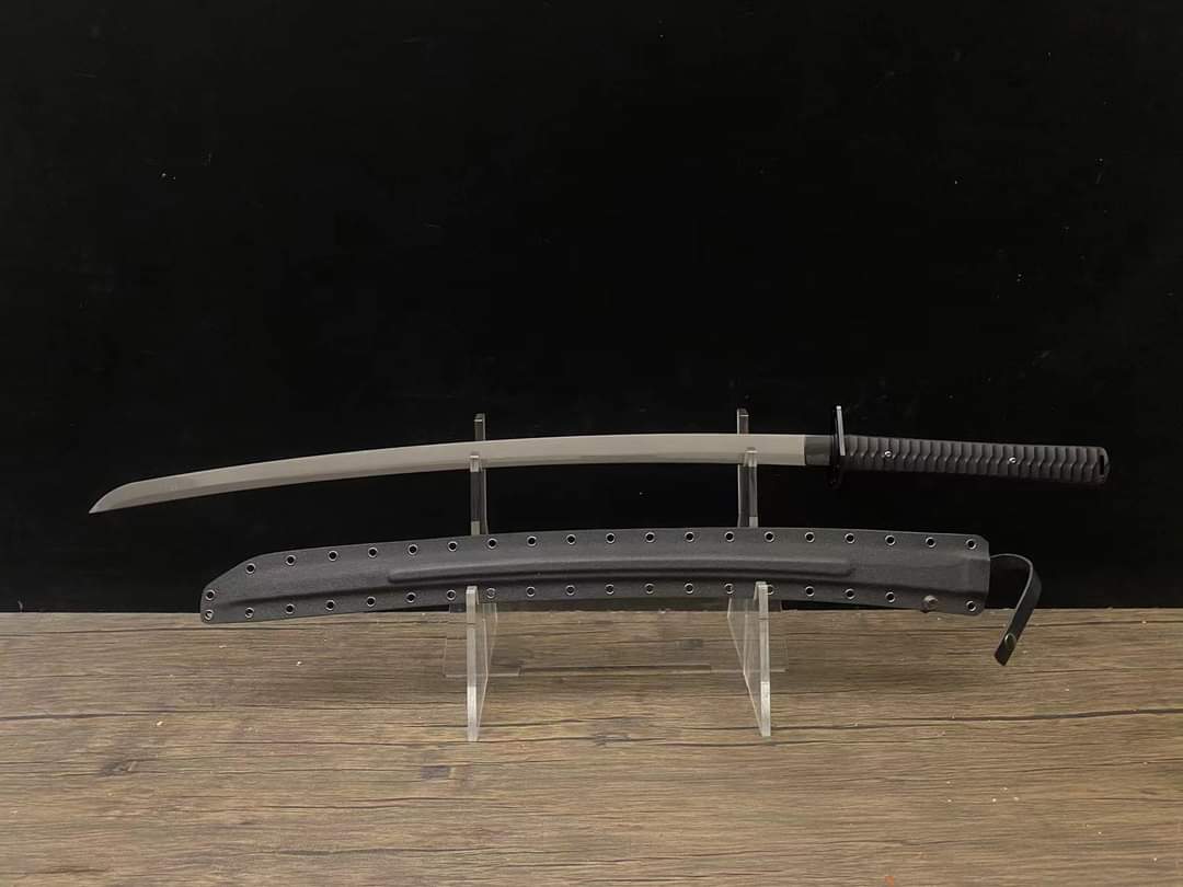 Cloudhammer Tactical Katana - Assab88 with black titanium coating