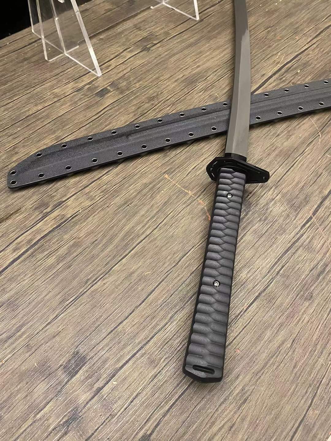 Cloudhammer Tactical Katana - Assab88 with black titanium coating