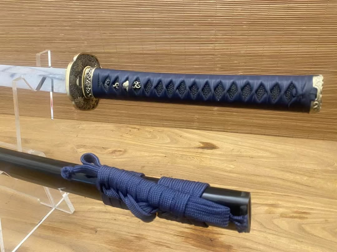 Cloudhammer Wide Katana - Navy Chrysanthemum - sx105v, 35mm wide