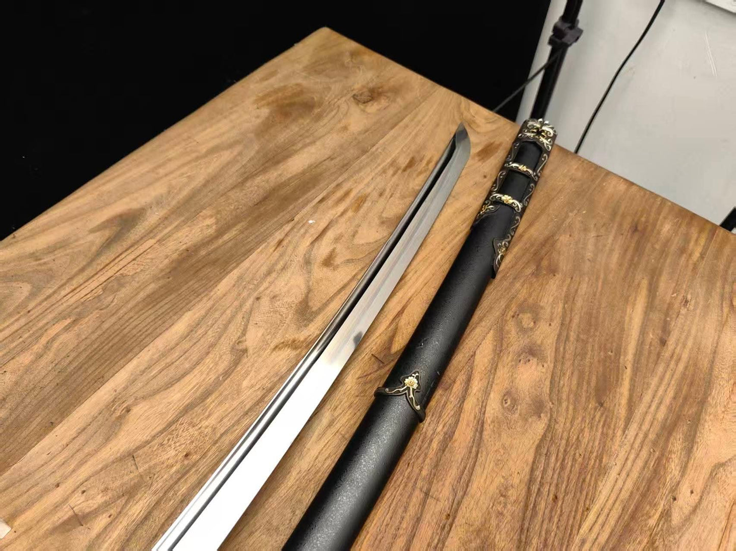 Cloudhammer Odachi -  Gold Silver - s5e