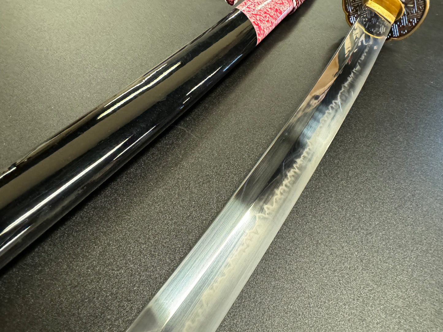 Moritaka Razor Prestige Katana - Crimson Lattice - T10 Clay Tempered, Hadori Polish