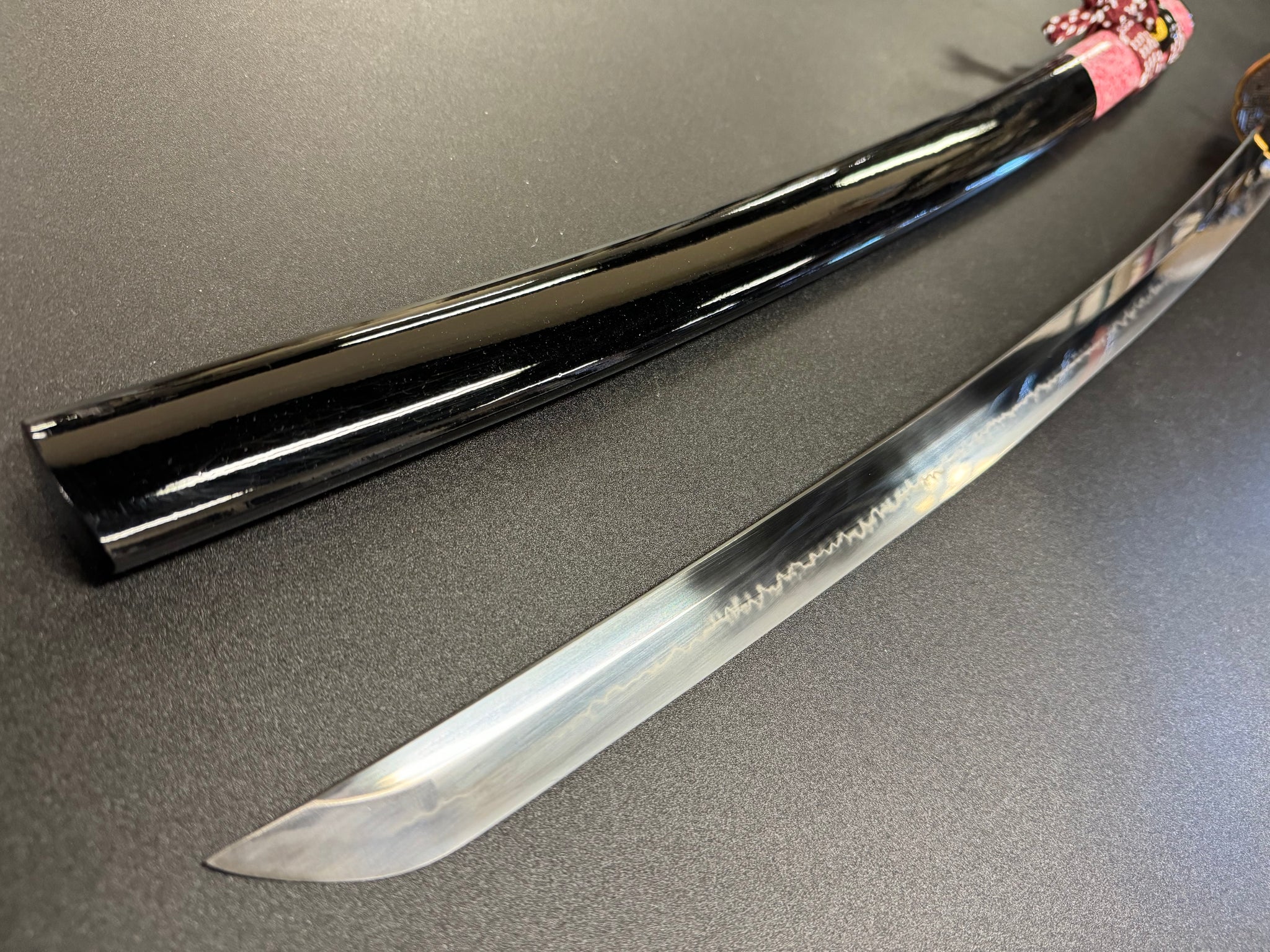 Moritaka Razor Prestige Katana - Crimson Lattice - T10 Clay Tempered, Hadori Polish
