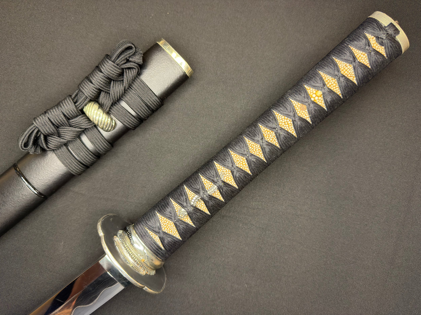 Thaitsuki Katana - Black Omukade Special Edition Honsanmai 1095