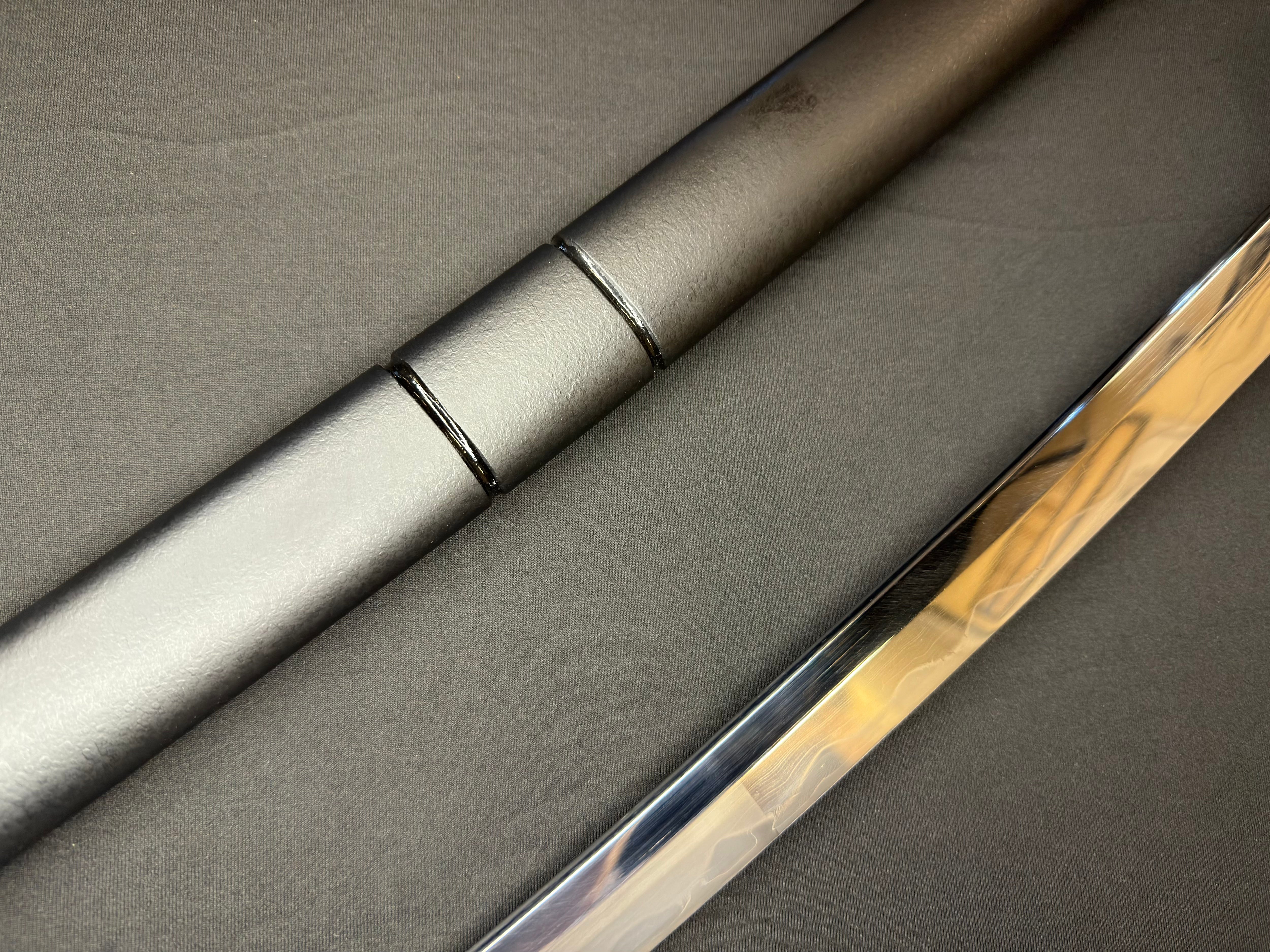 Thaitsuki Katana - Black Omukade Special Edition Honsanmai 1095