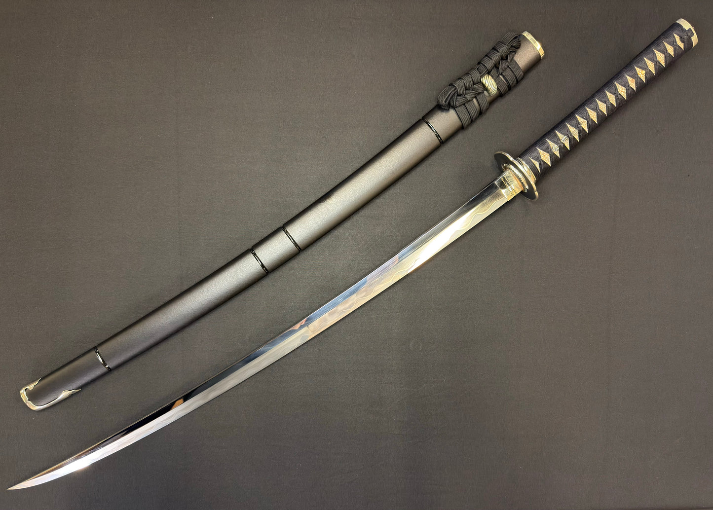 Thaitsuki Katana - Black Omukade Special Edition Honsanmai 1095