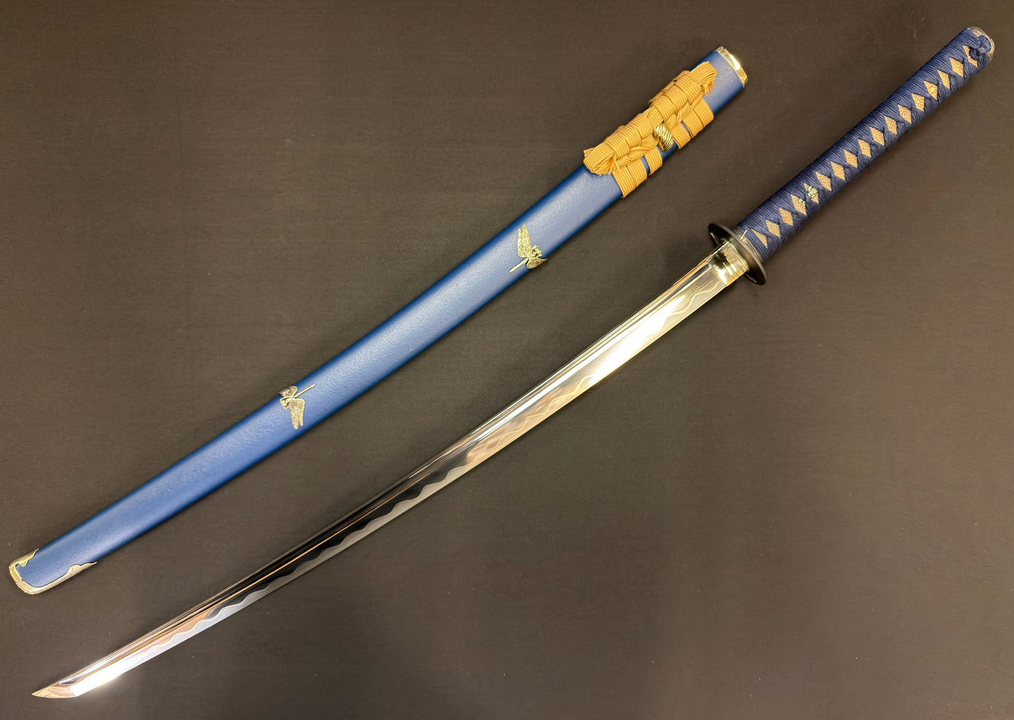 Thaitsuki Custom Katana - Sea Tonbo Sanmai Clay tempered