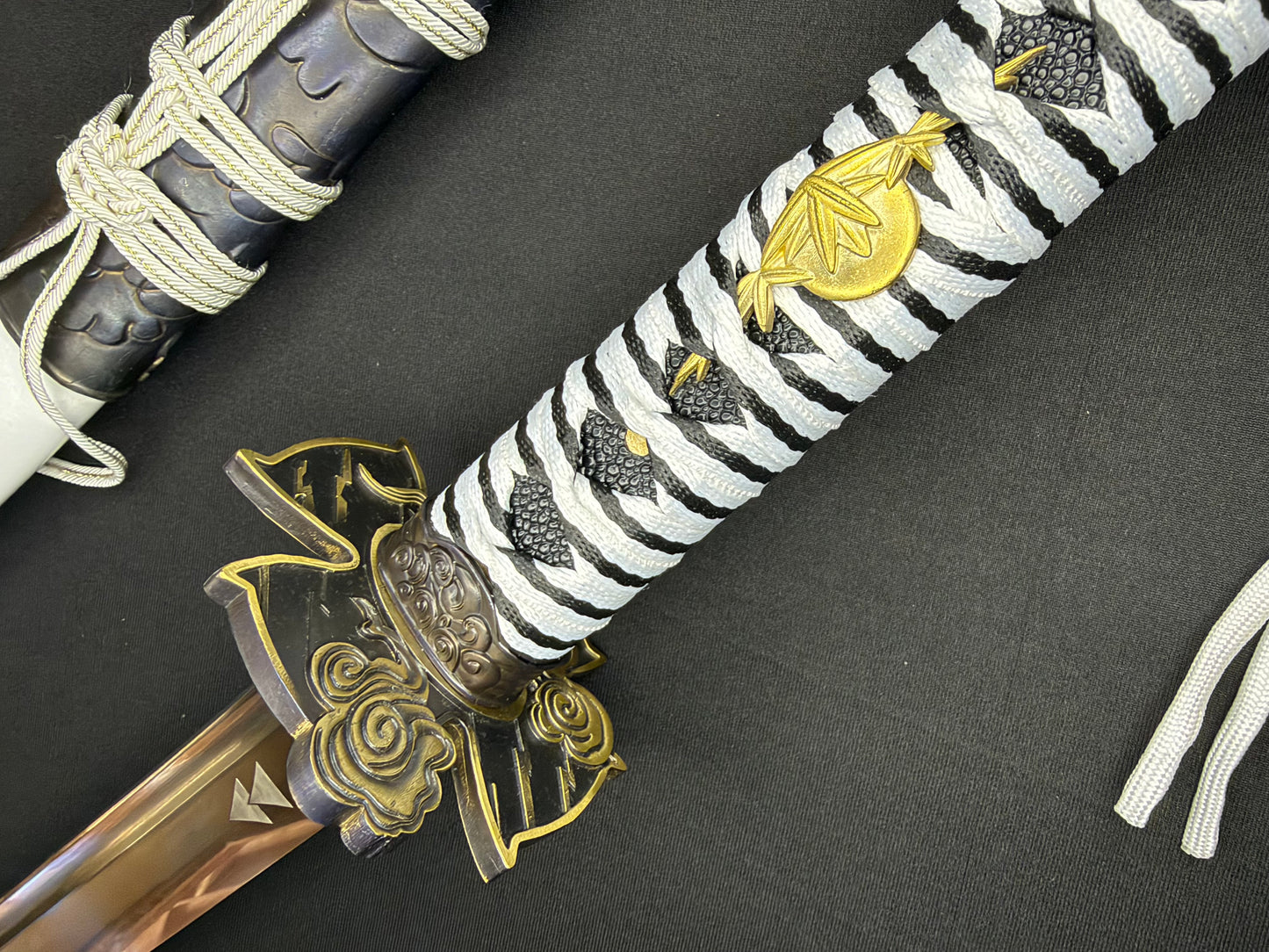 Phoenix Armory Katana - Ghost Of Tsushima Emperor's Tears T10