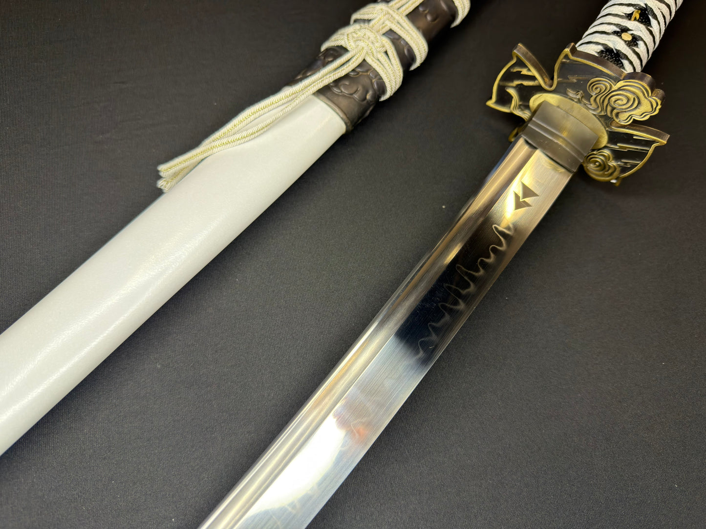 Phoenix Armory Katana - Ghost Of Tsushima Emperor's Tears T10