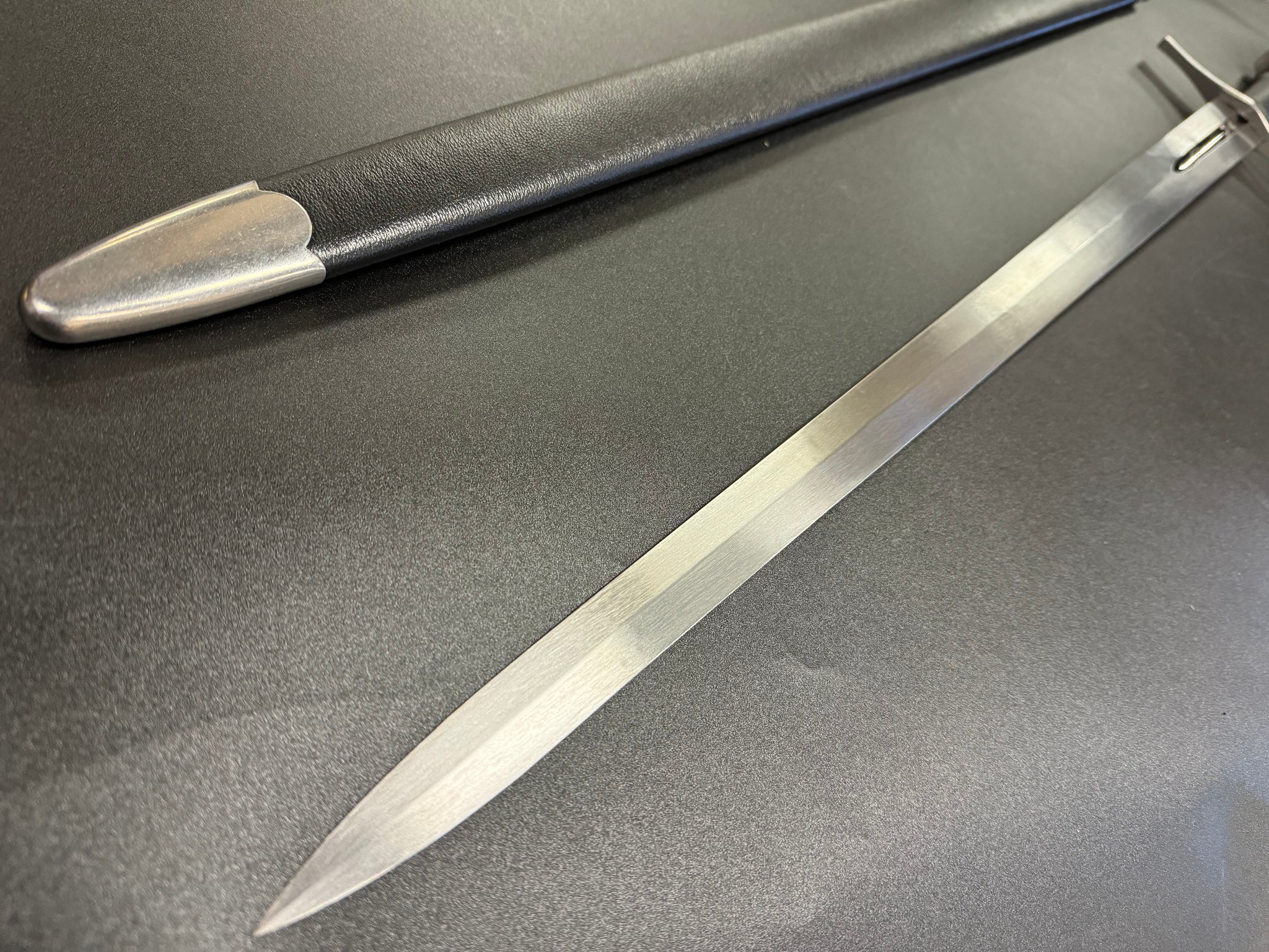 Hanwei Paul Chen Albrecht II Hand-and-a-half Sword