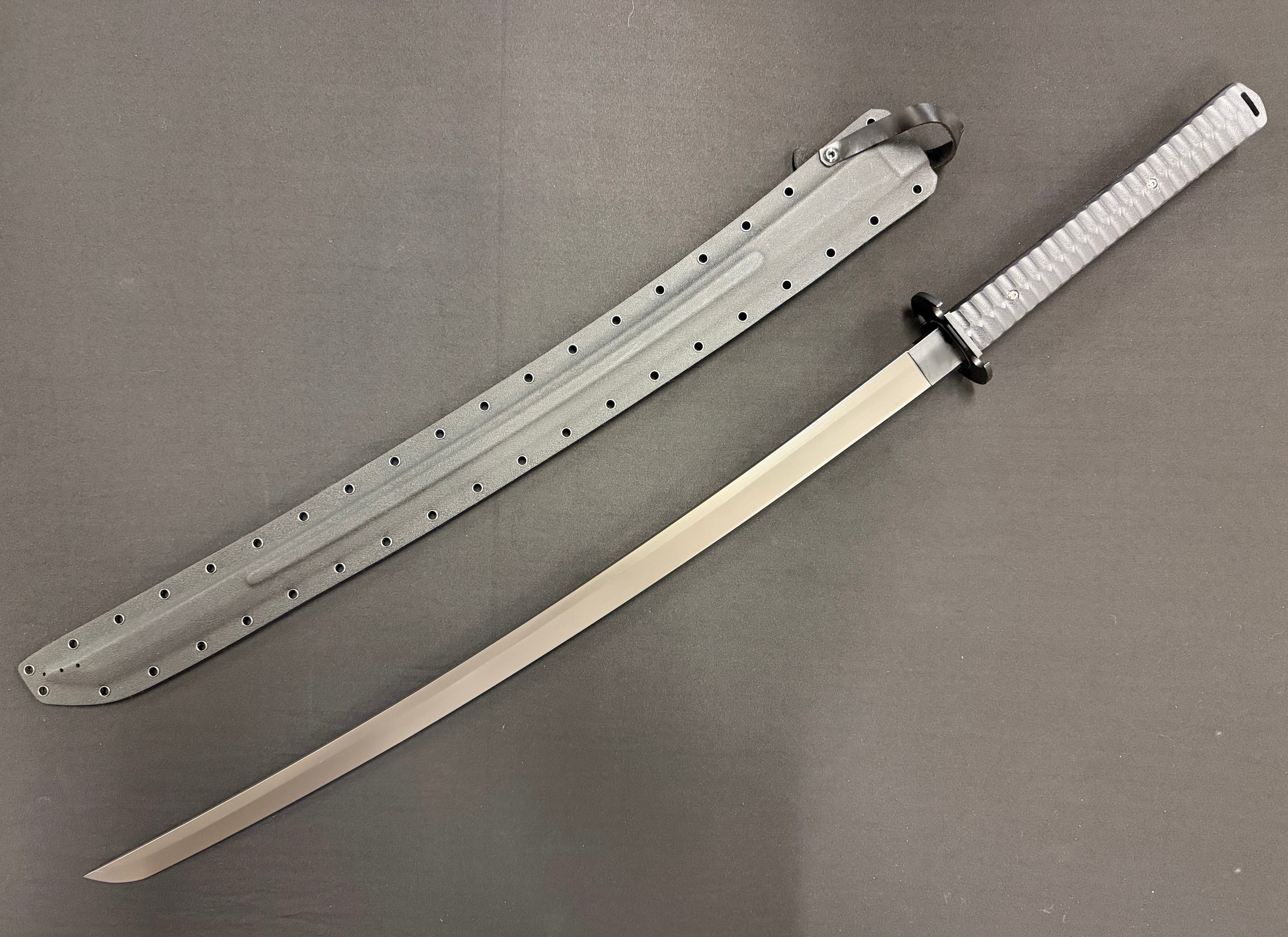 Cloudhammer Tactical Katana II - Assab88 with black titanium coating