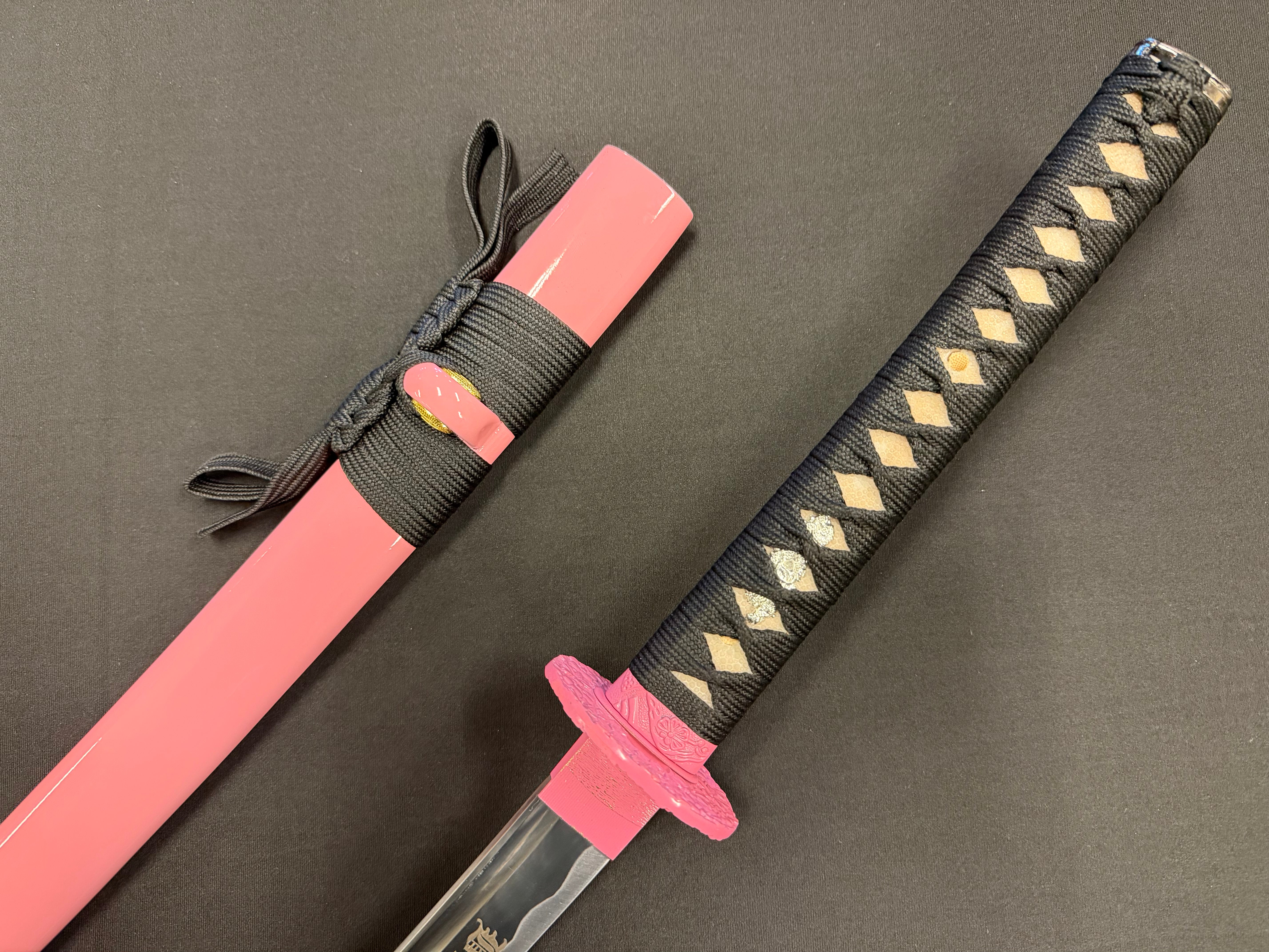 Phoenix Armory Katana - Lisa's Blackpink Takedown 65mn