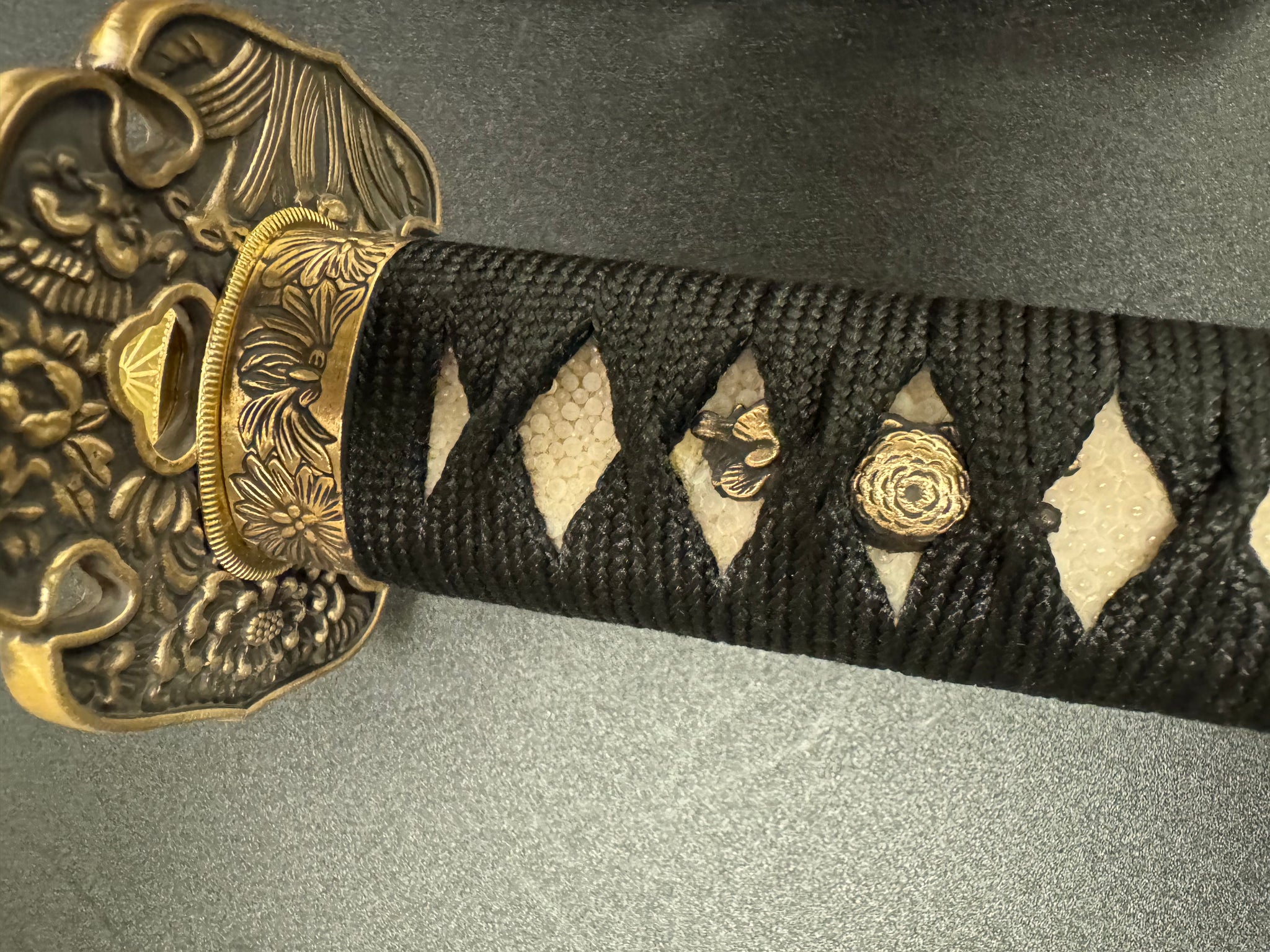 Phoenix Arms  Fire Blossom Damascus Hammered Spine Katana