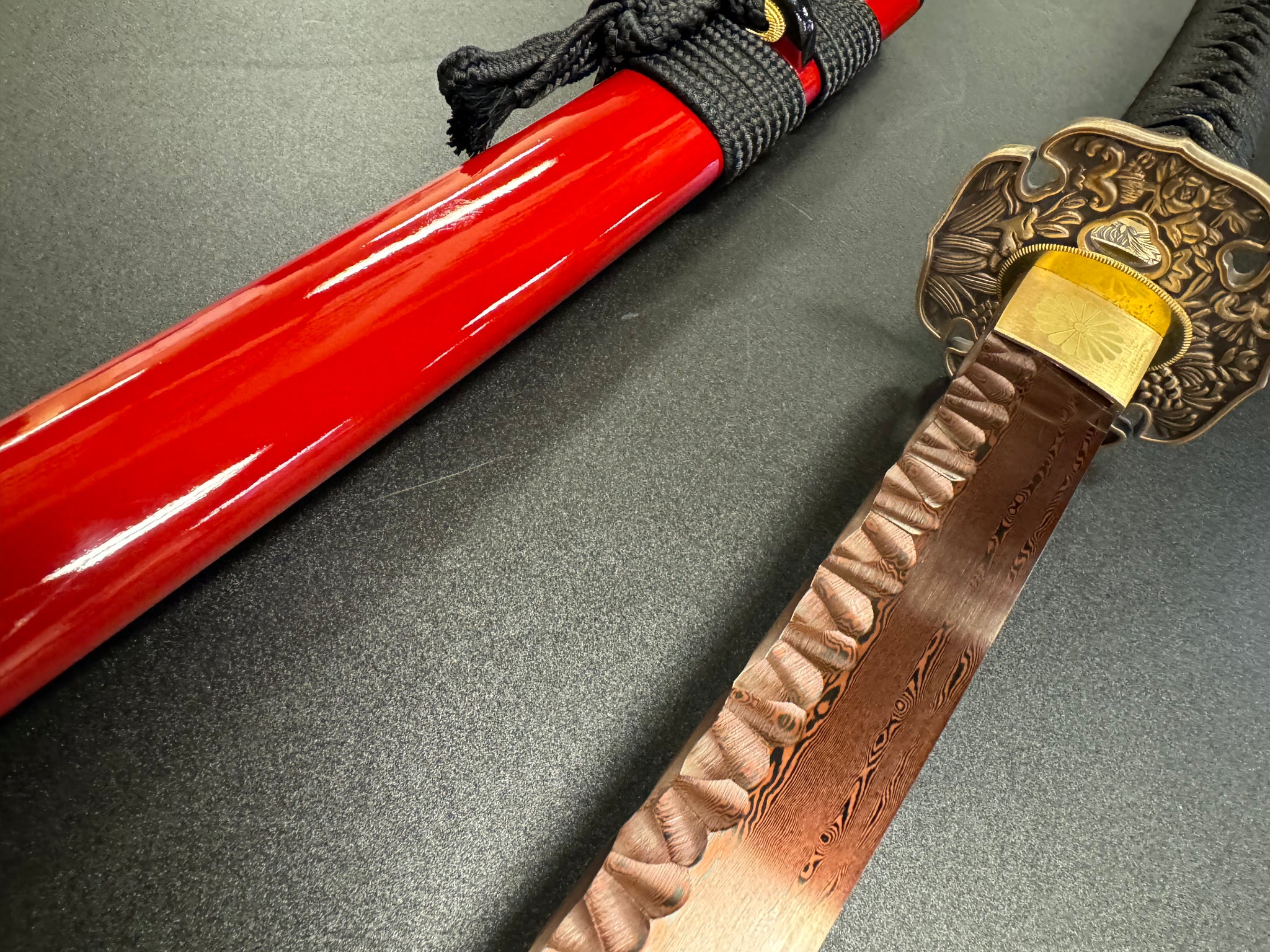 Phoenix Arms  Fire Blossom Damascus Hammered Spine Katana