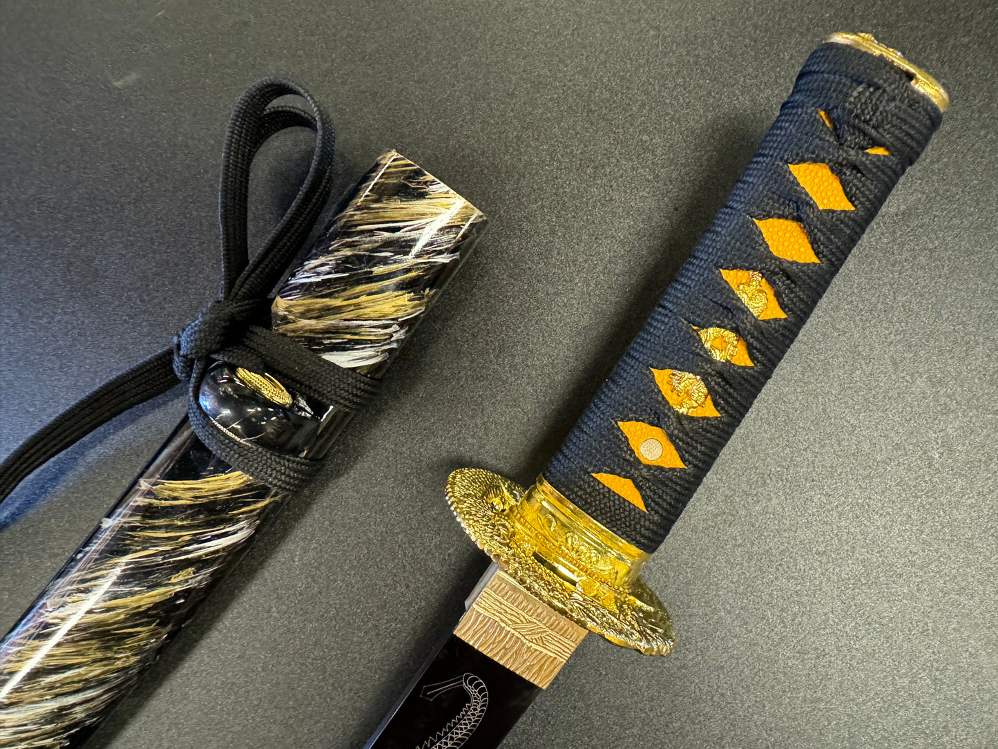 Phoenix Arms Tanto - Golden Tempest Dragon