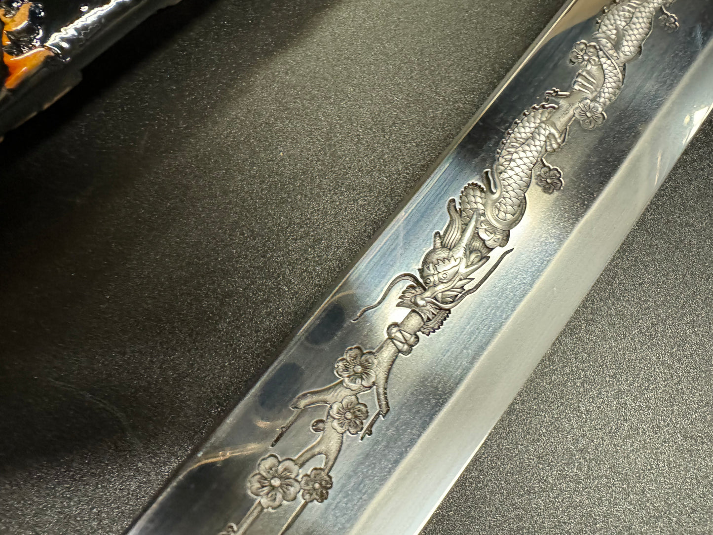 Phoenix Arms Katana - Red Veiled Dragon Tamagahane/Orishigane Horimono