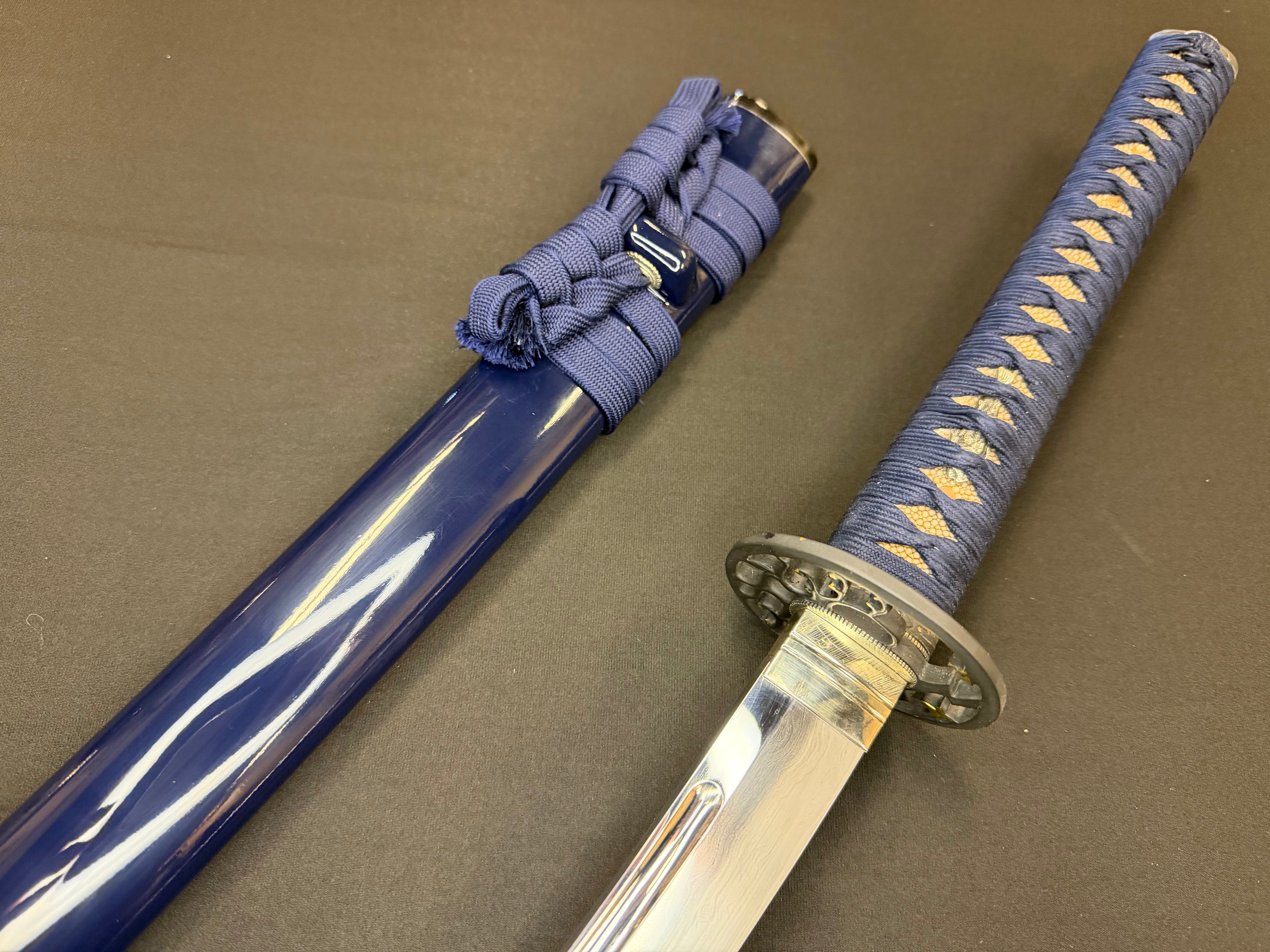 Thaitsuki Katana - Dokuji Nami Sanmai