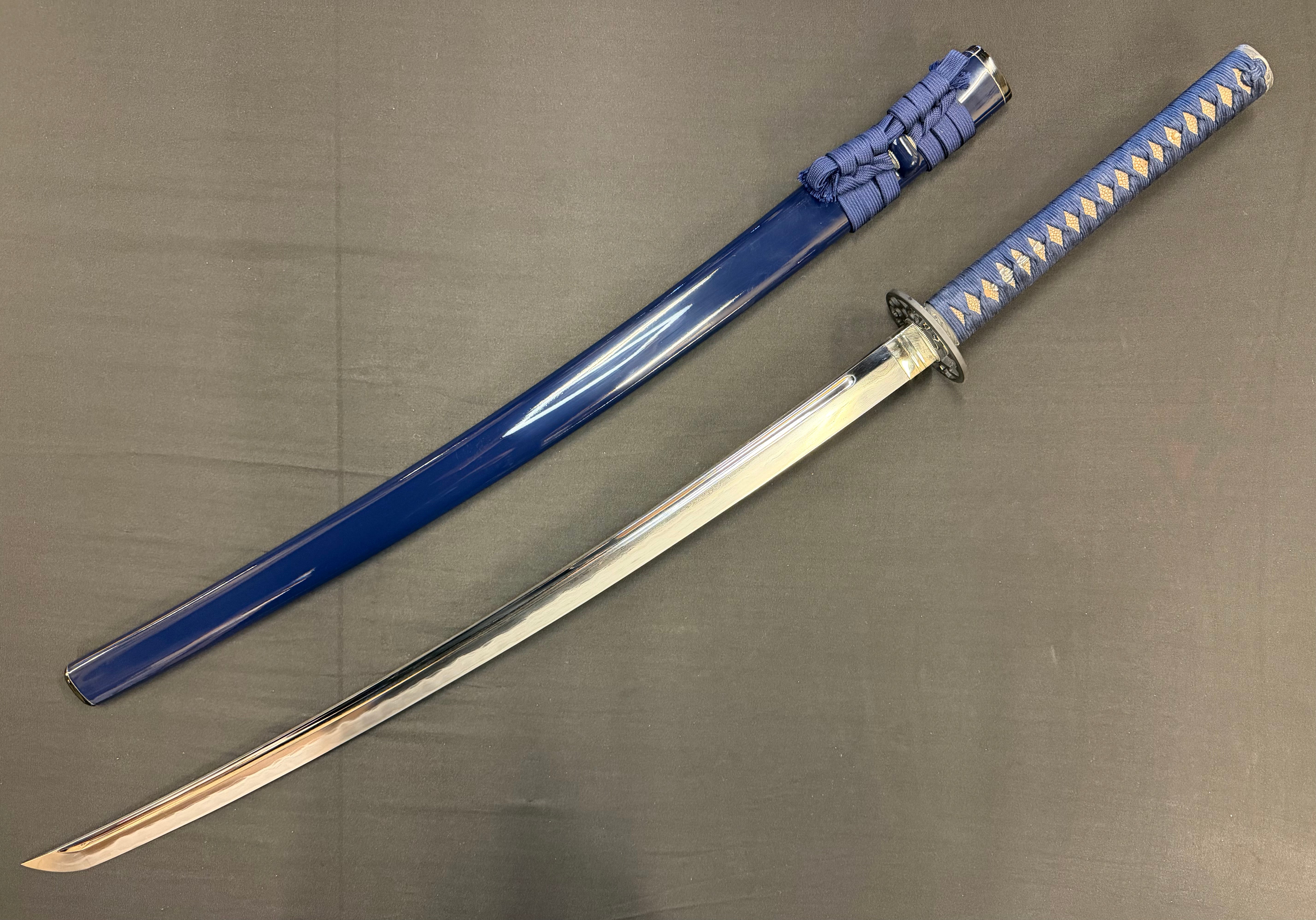 Thaitsuki Katana - Dokuji Nami Sanmai