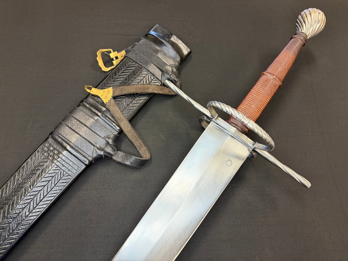 PRE-OWNED Tod Cutler German War Sword 1060